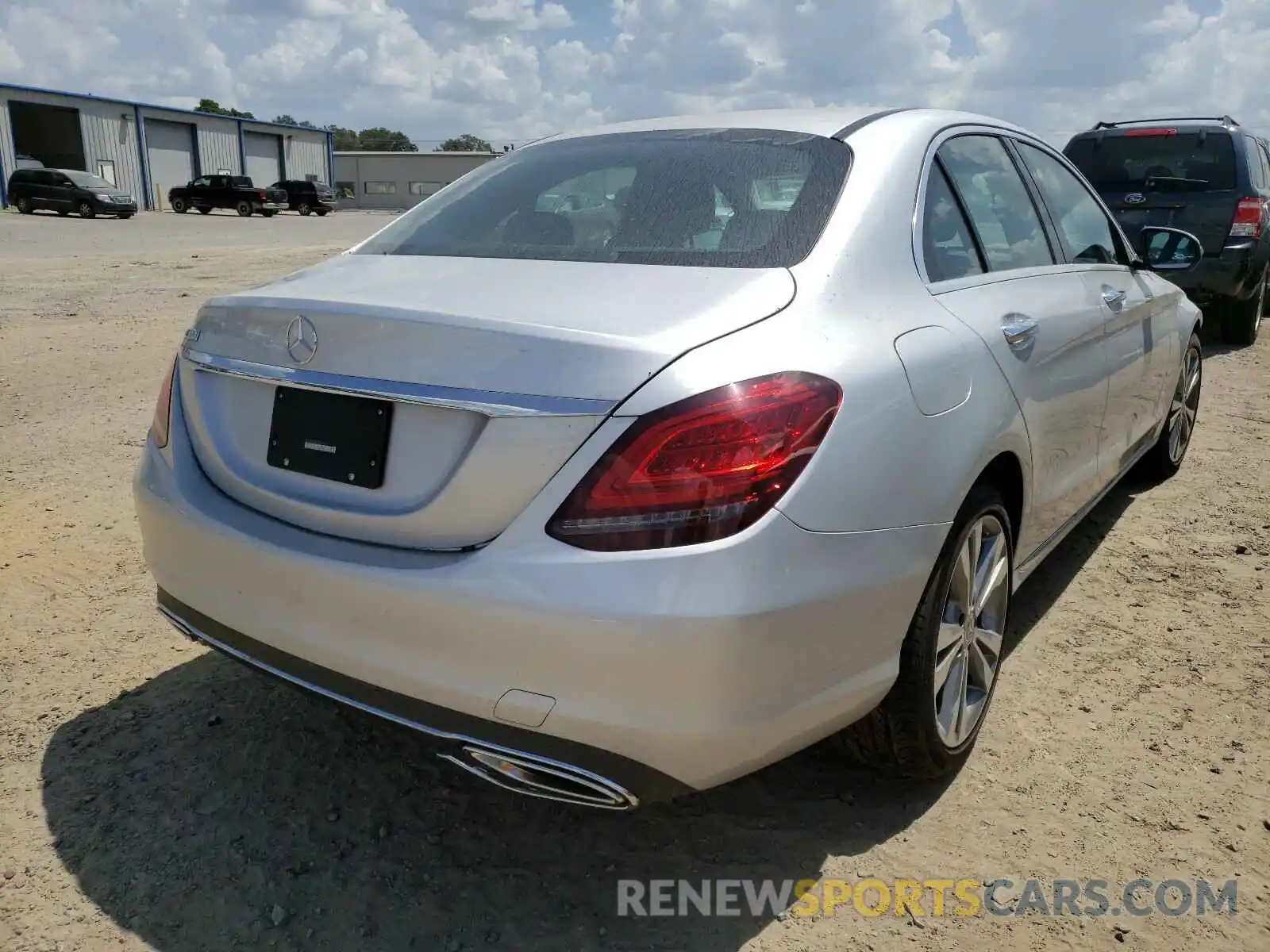 4 Photograph of a damaged car 55SWF8DBXLU324743 MERCEDES-BENZ C CLASS 2020