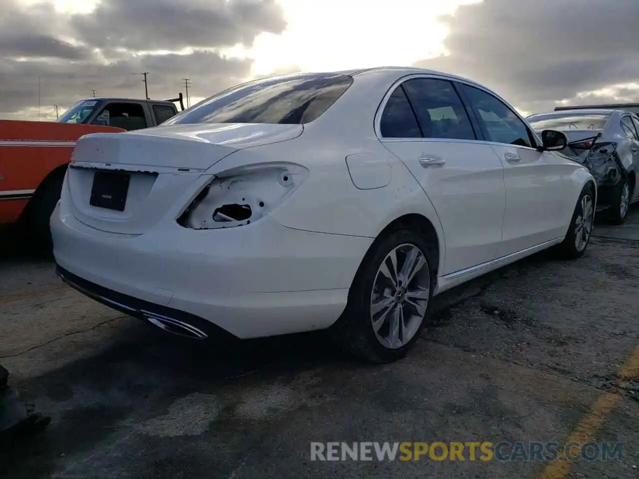 4 Photograph of a damaged car 55SWF8DBXLU325827 MERCEDES-BENZ C-CLASS 2020