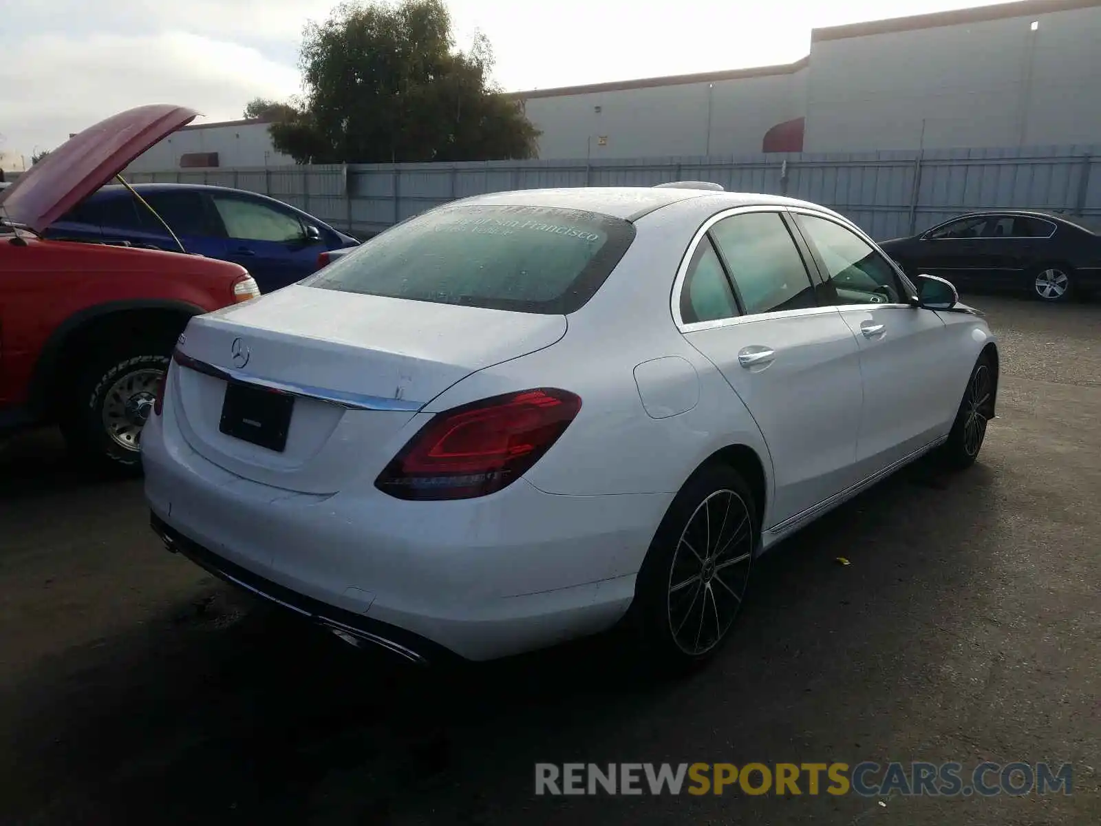 4 Photograph of a damaged car 55SWF8DBXLU325844 MERCEDES-BENZ C CLASS 2020