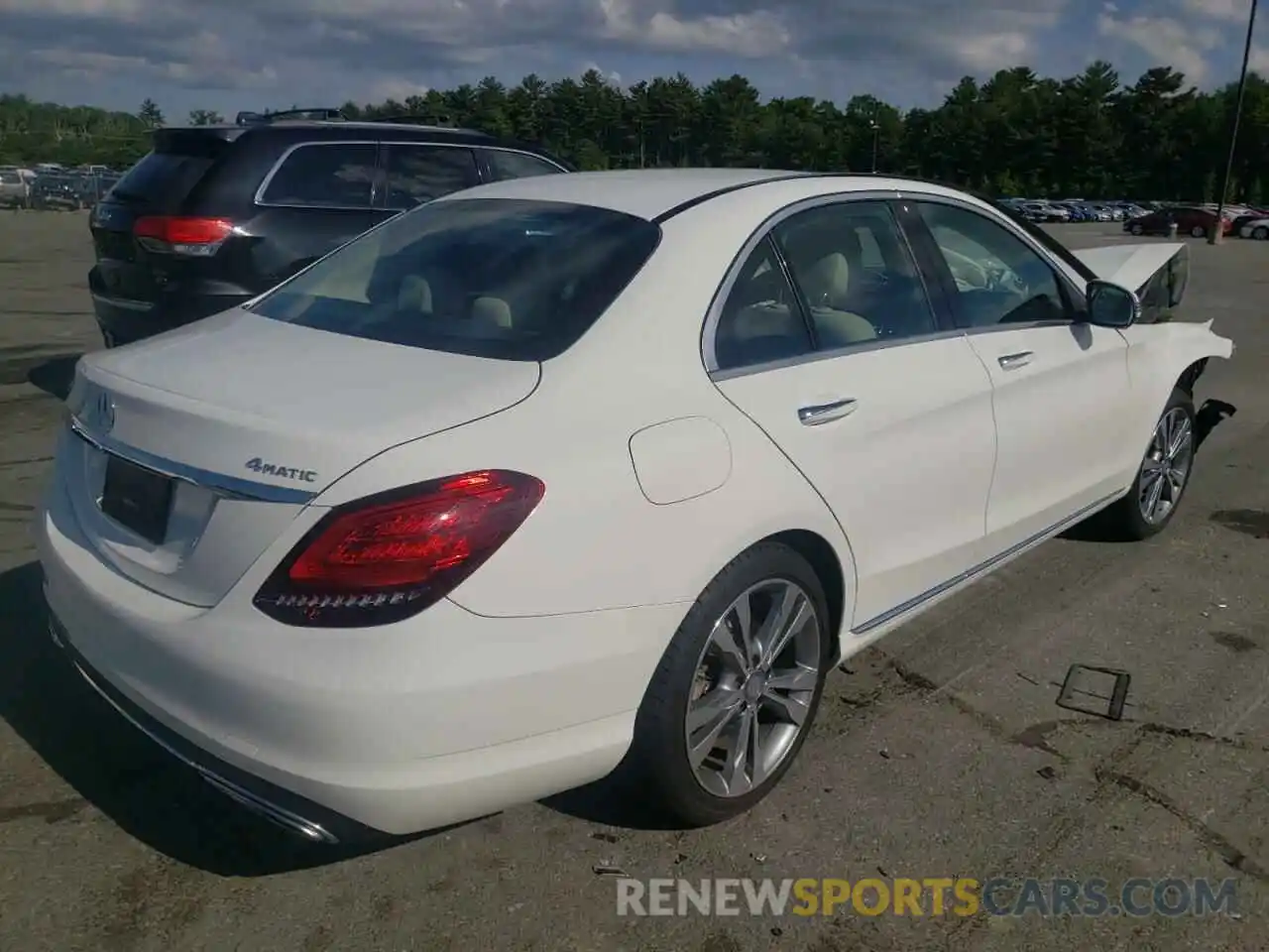 4 Photograph of a damaged car 55SWF8EB5LU324759 MERCEDES-BENZ C-CLASS 2020