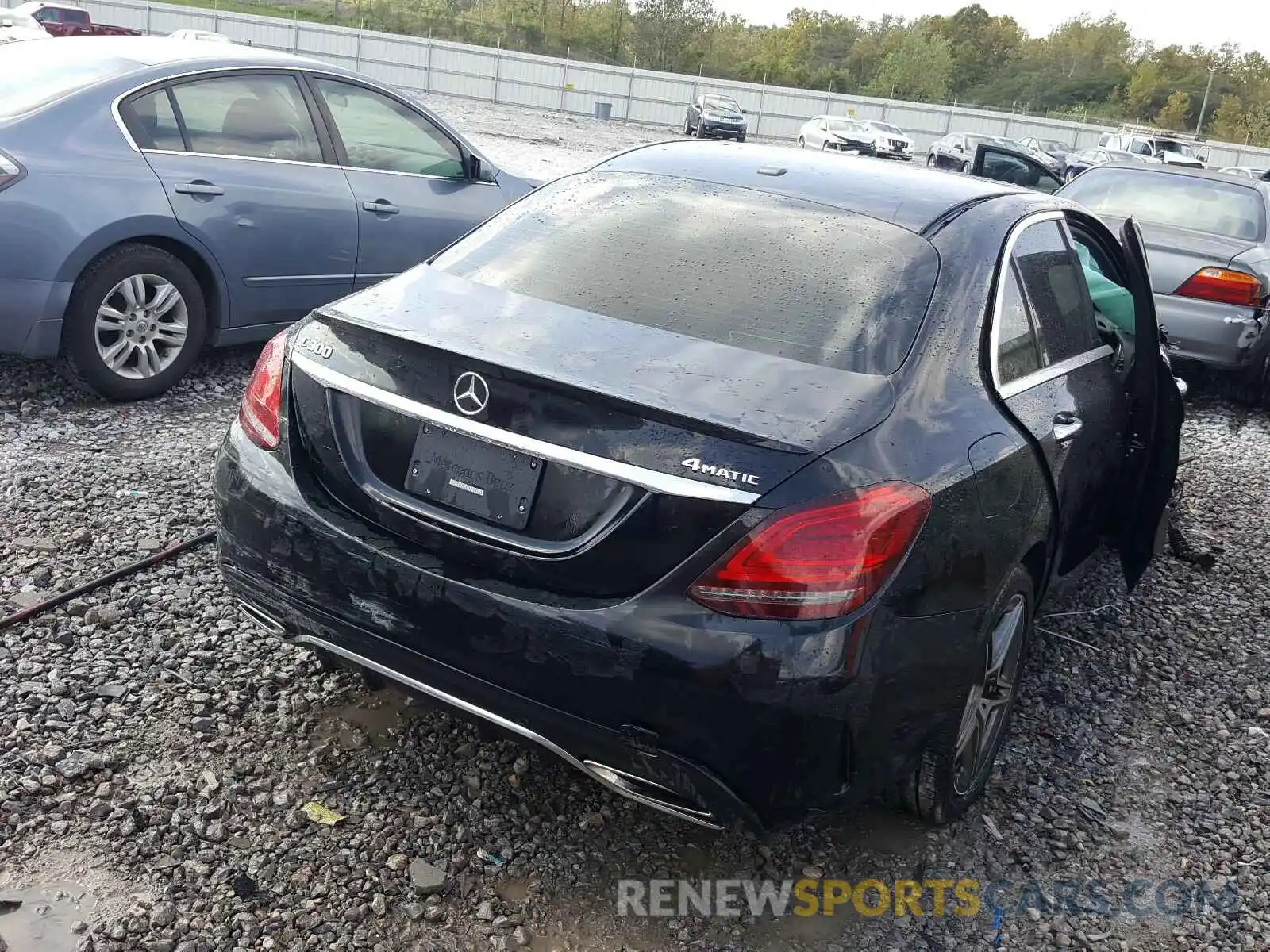 4 Photograph of a damaged car 55SWF8EB5LU326351 MERCEDES-BENZ C CLASS 2020