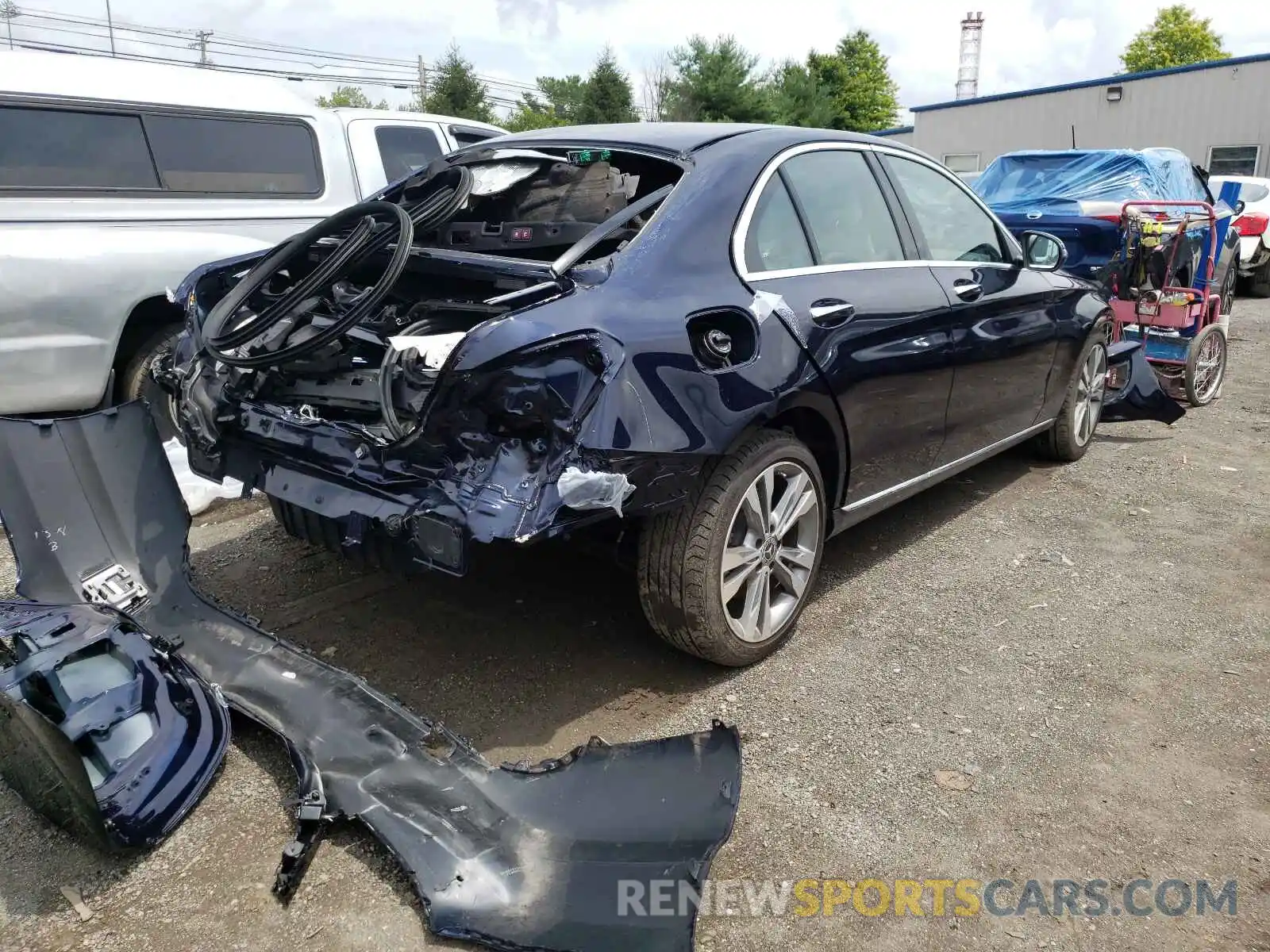 4 Photograph of a damaged car 55SWF8EB5LU327516 MERCEDES-BENZ C-CLASS 2020