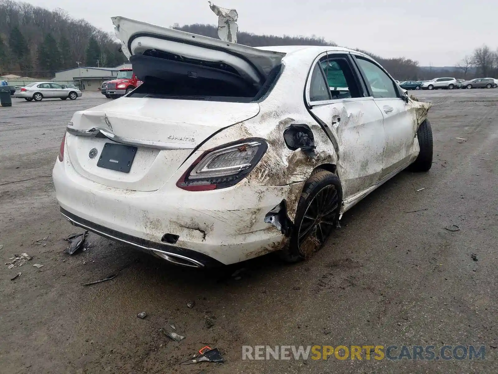 4 Photograph of a damaged car 55SWF8EB6LU327783 MERCEDES-BENZ C CLASS 2020