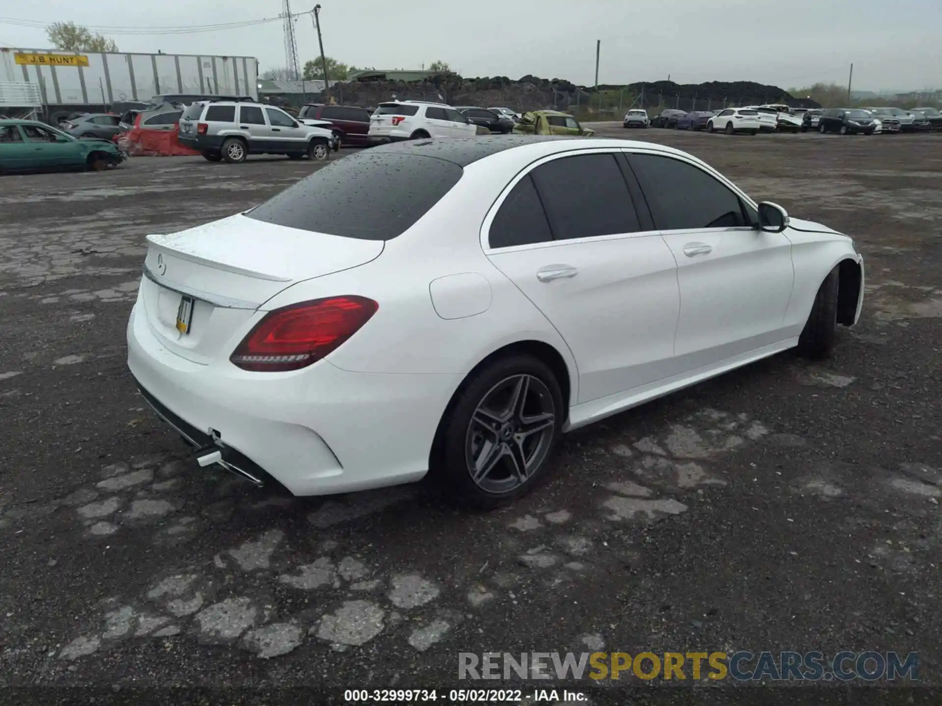 4 Photograph of a damaged car 55SWF8EB8LU326974 MERCEDES-BENZ C-CLASS 2020