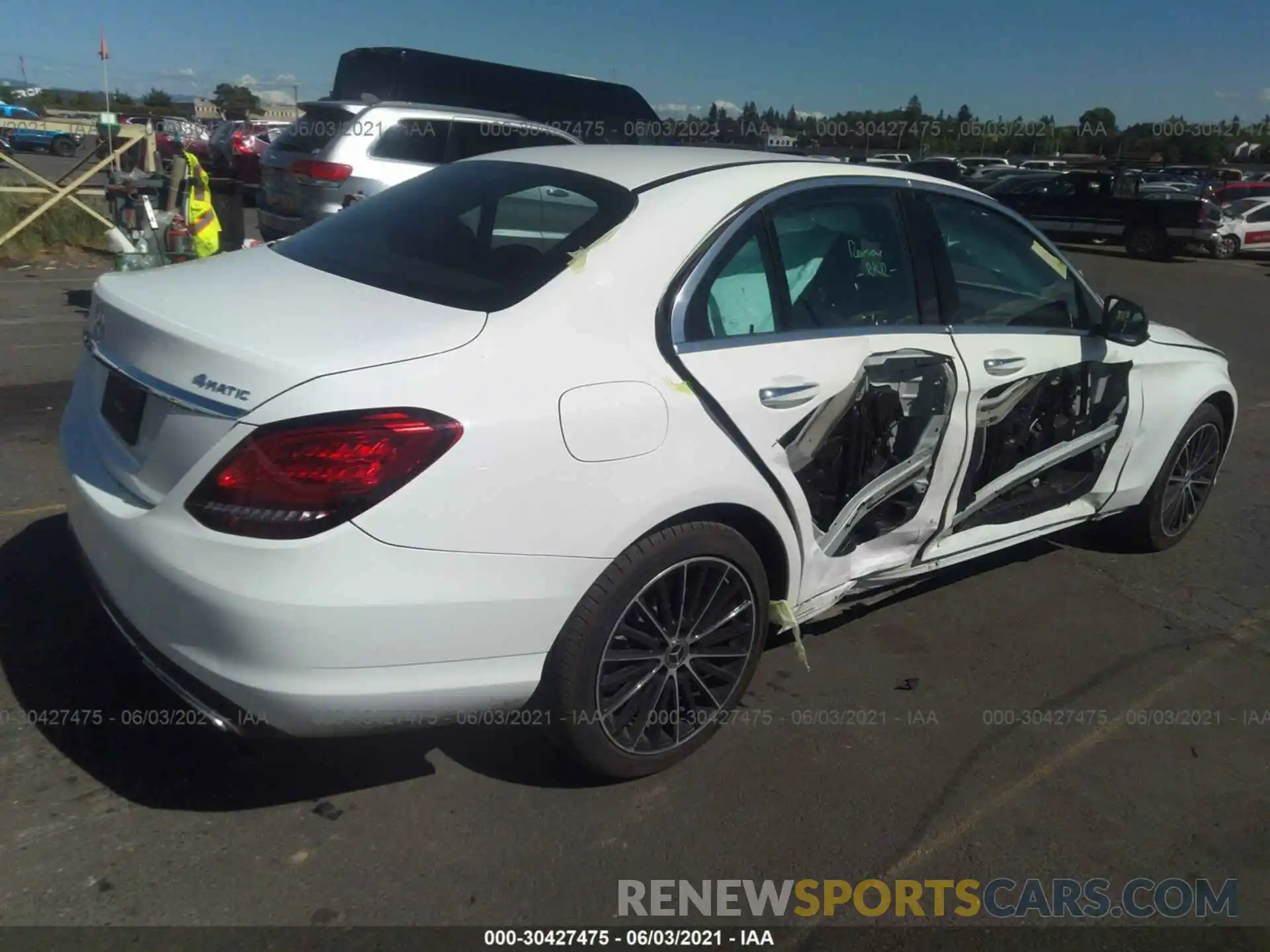 4 Photograph of a damaged car 55SWF8EB9LU325221 MERCEDES-BENZ C-CLASS 2020