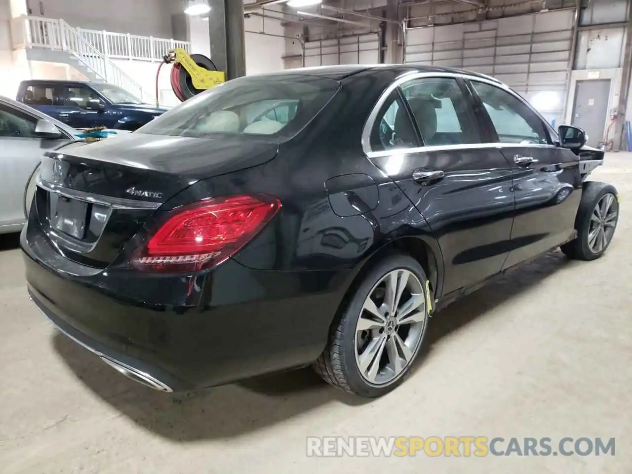 4 Photograph of a damaged car 55SWF8EBXLU327401 MERCEDES-BENZ C-CLASS 2020