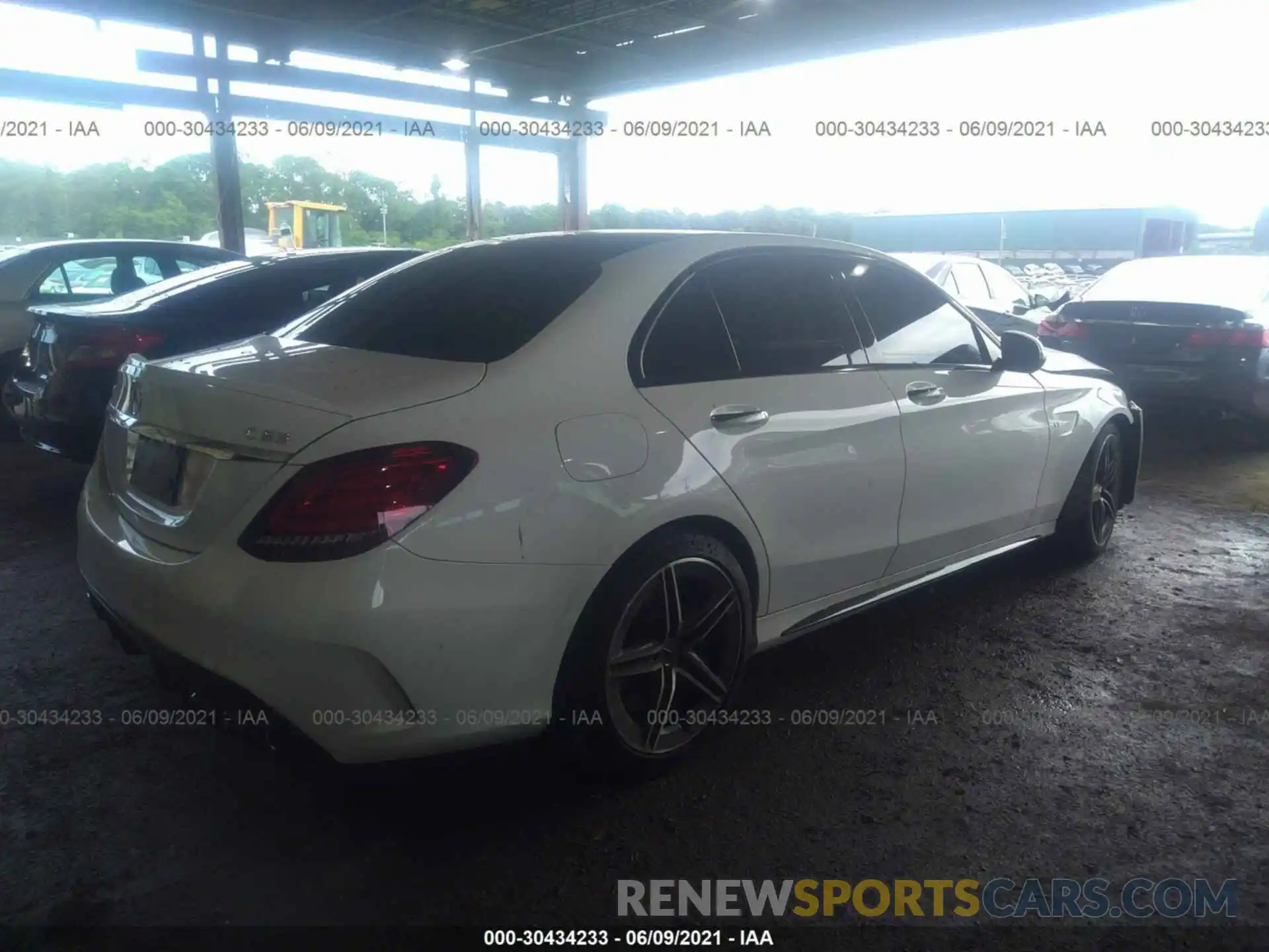 4 Photograph of a damaged car 55SWF8GB6LU329692 MERCEDES-BENZ C-CLASS 2020