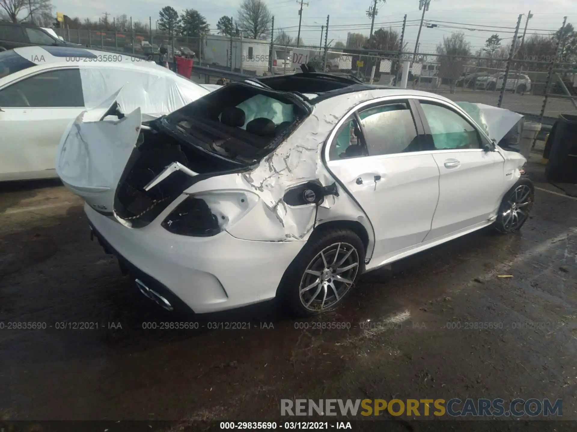 4 Фотография поврежденного автомобиля 55SWF8GBXLU332319 MERCEDES-BENZ C-CLASS 2020