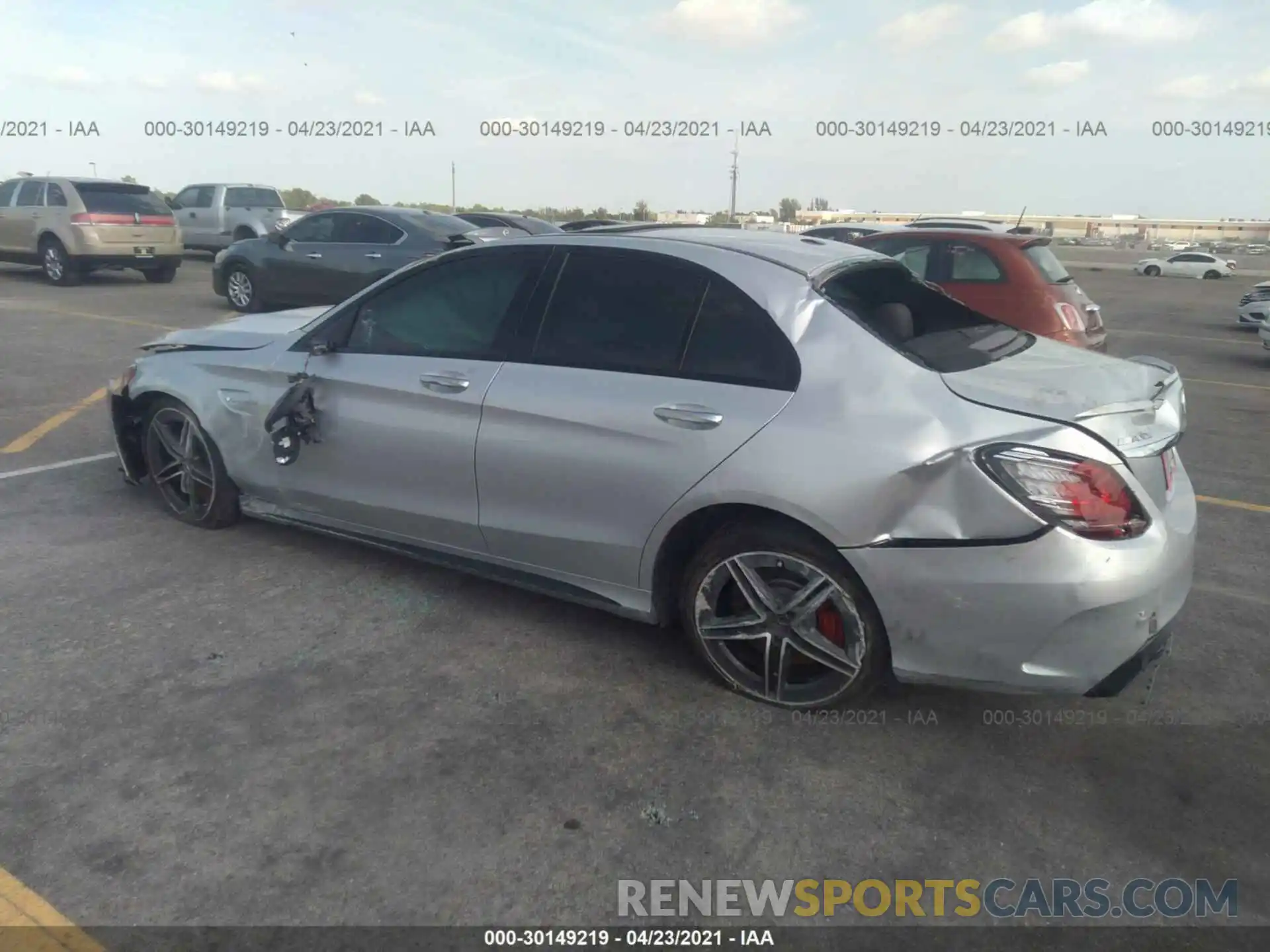 3 Photograph of a damaged car 55SWF8HB0LU331310 MERCEDES-BENZ C-CLASS 2020