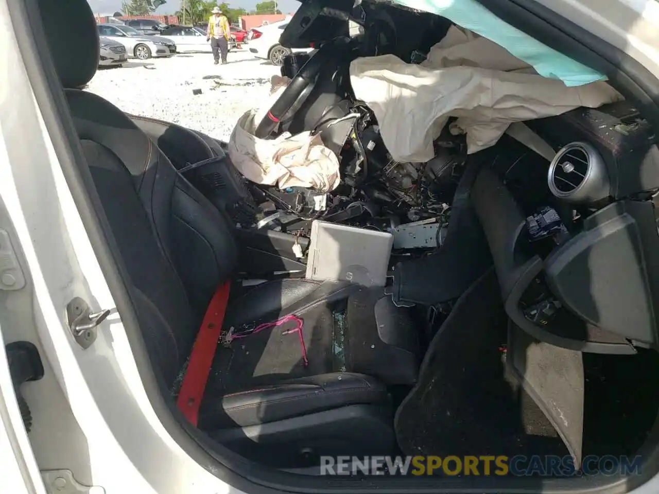 5 Photograph of a damaged car W1KWF6EB4LR585712 MERCEDES-BENZ C-CLASS 2020