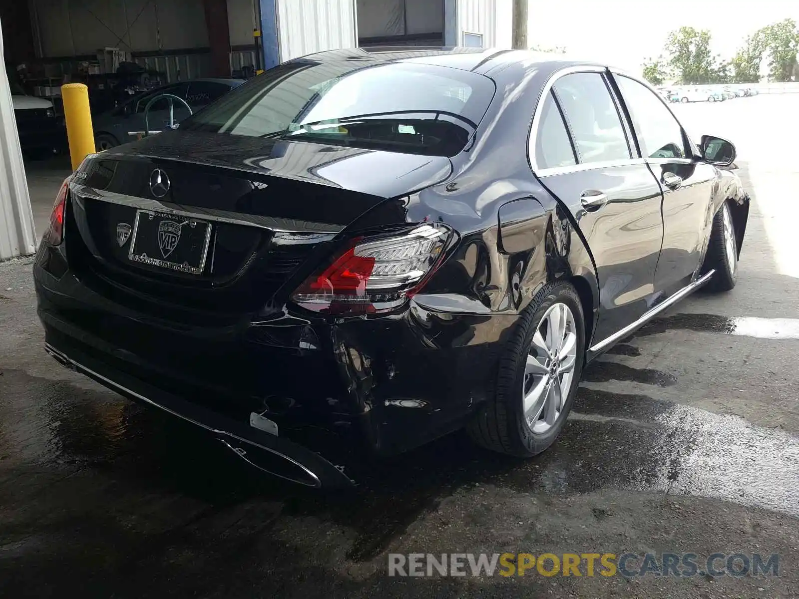 4 Photograph of a damaged car W1KWF8DB0LR573781 MERCEDES-BENZ C CLASS 2020