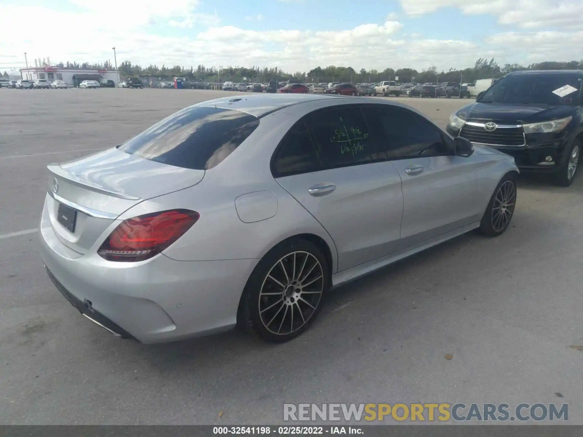 4 Photograph of a damaged car W1KWF8DB5LR576935 MERCEDES-BENZ C-CLASS 2020