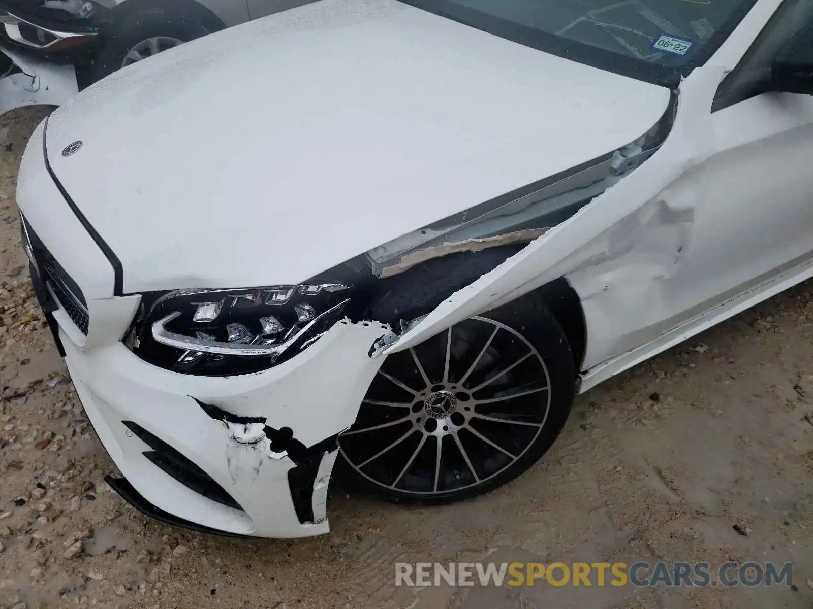 9 Photograph of a damaged car W1KWF8DB8LR572541 MERCEDES-BENZ C-CLASS 2020