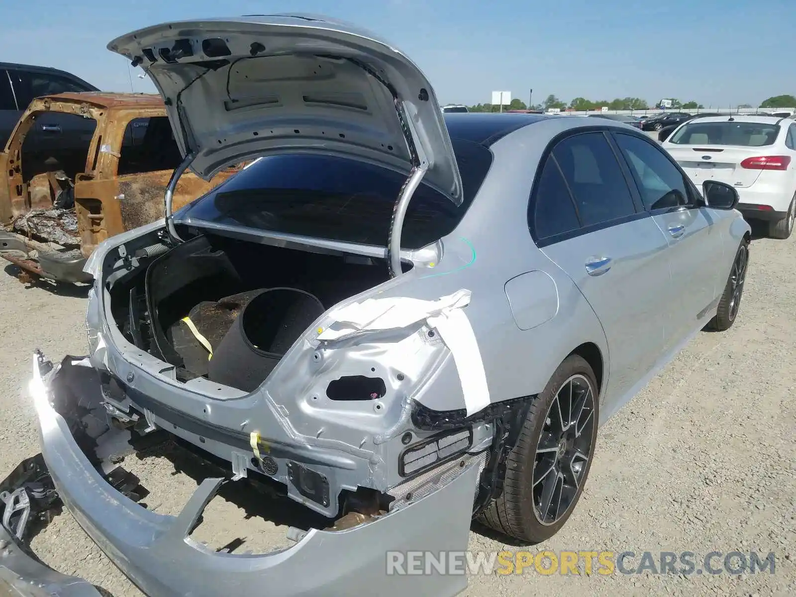 4 Photograph of a damaged car W1KWF8DB9LR572743 MERCEDES-BENZ C CLASS 2020