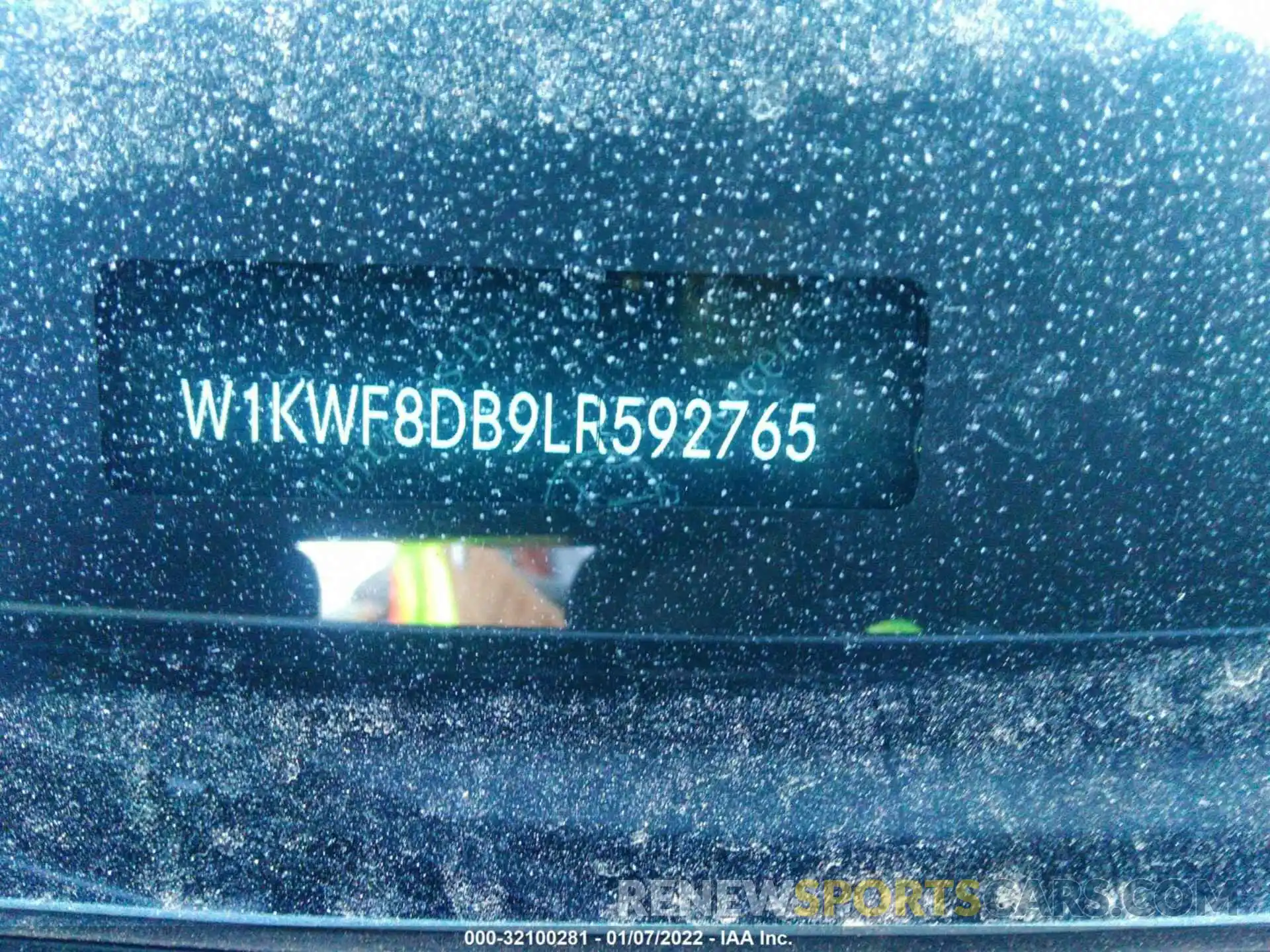 9 Фотография поврежденного автомобиля W1KWF8DB9LR592765 MERCEDES-BENZ C-CLASS 2020