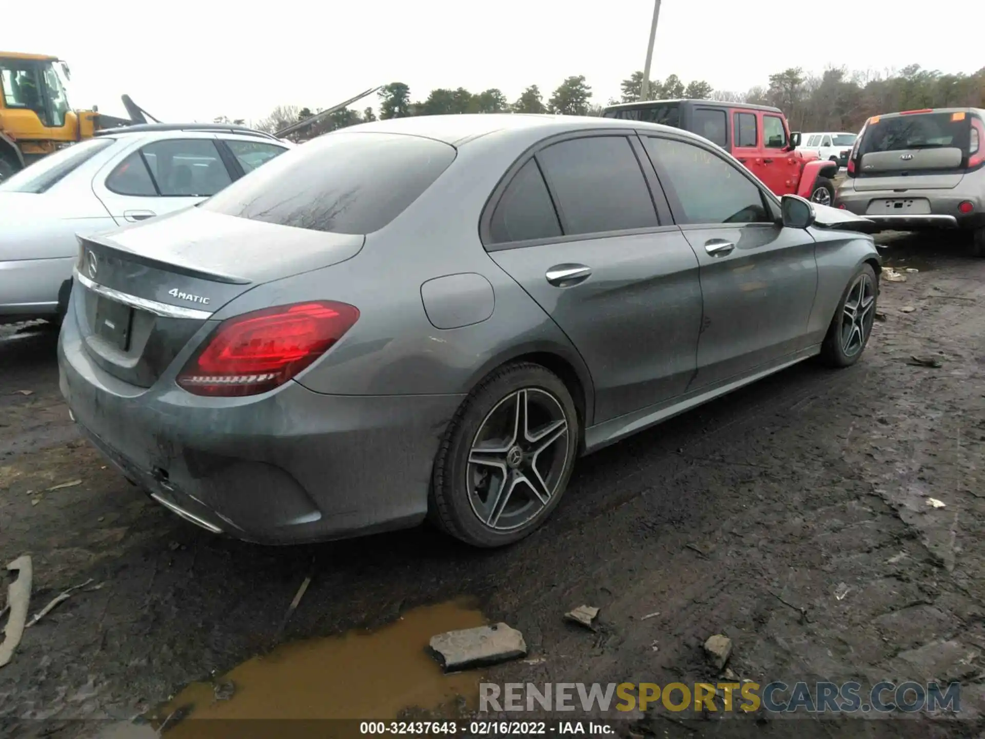 4 Фотография поврежденного автомобиля W1KWF8EB1LR596226 MERCEDES-BENZ C-CLASS 2020