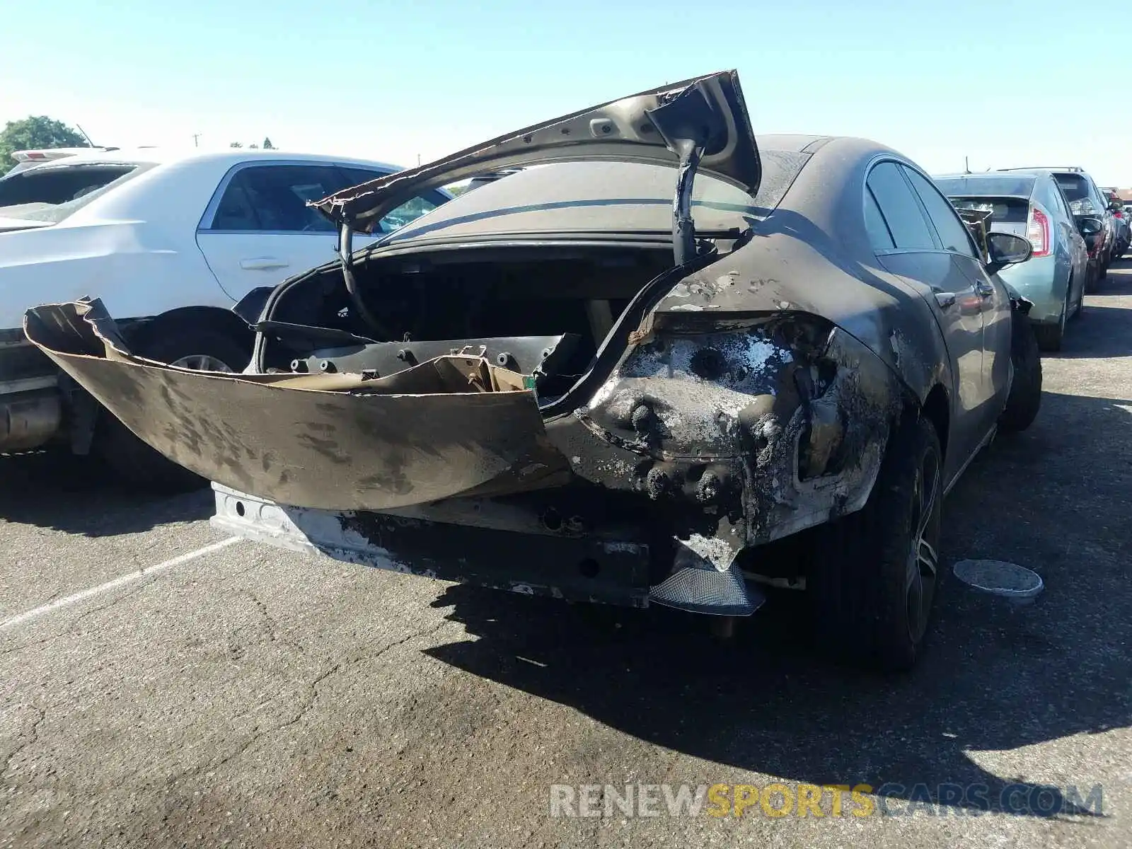 4 Photograph of a damaged car WDD5J4GB0LN075019 MERCEDES-BENZ C CLASS 2020