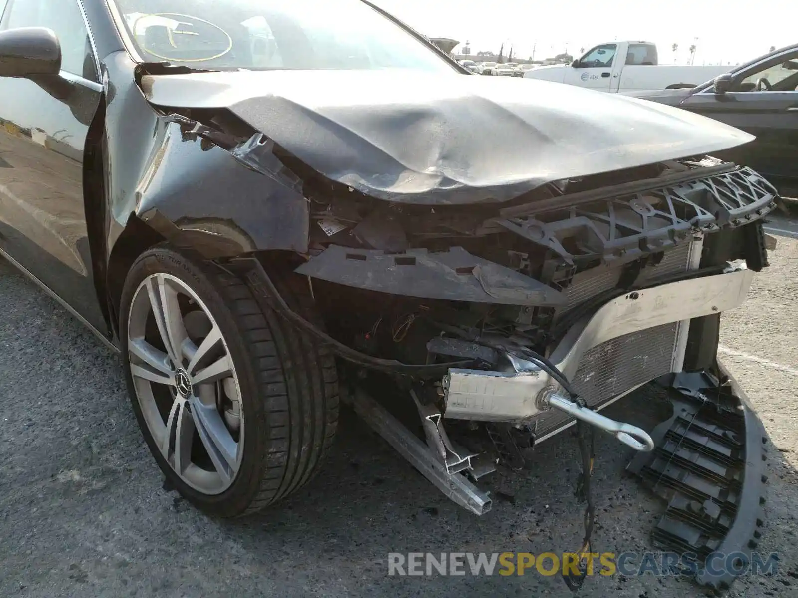 9 Photograph of a damaged car WDD5J4GB3LN034058 MERCEDES-BENZ C CLASS 2020