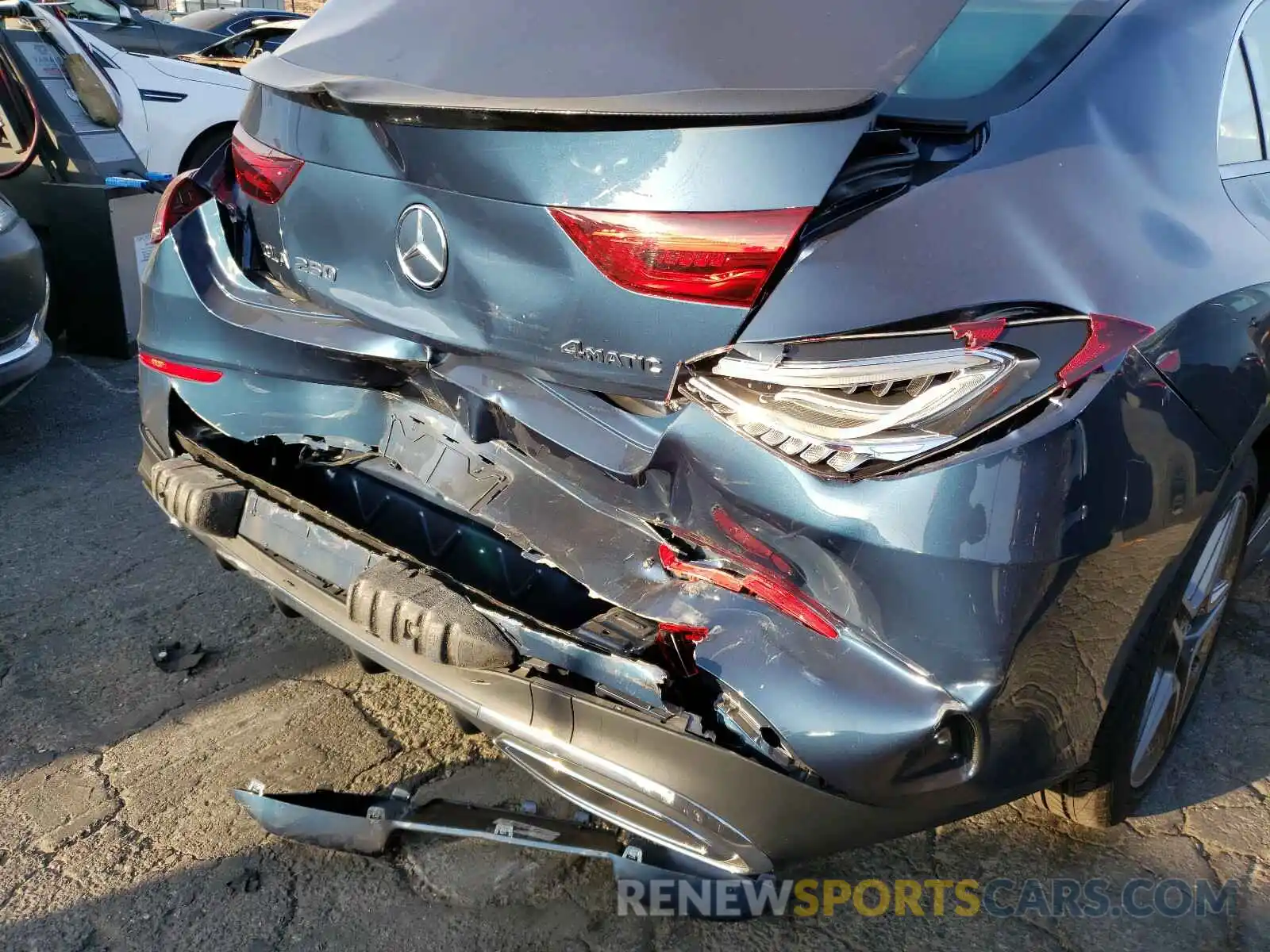 9 Photograph of a damaged car WDD5J4HB7LN073881 MERCEDES-BENZ C CLASS 2020