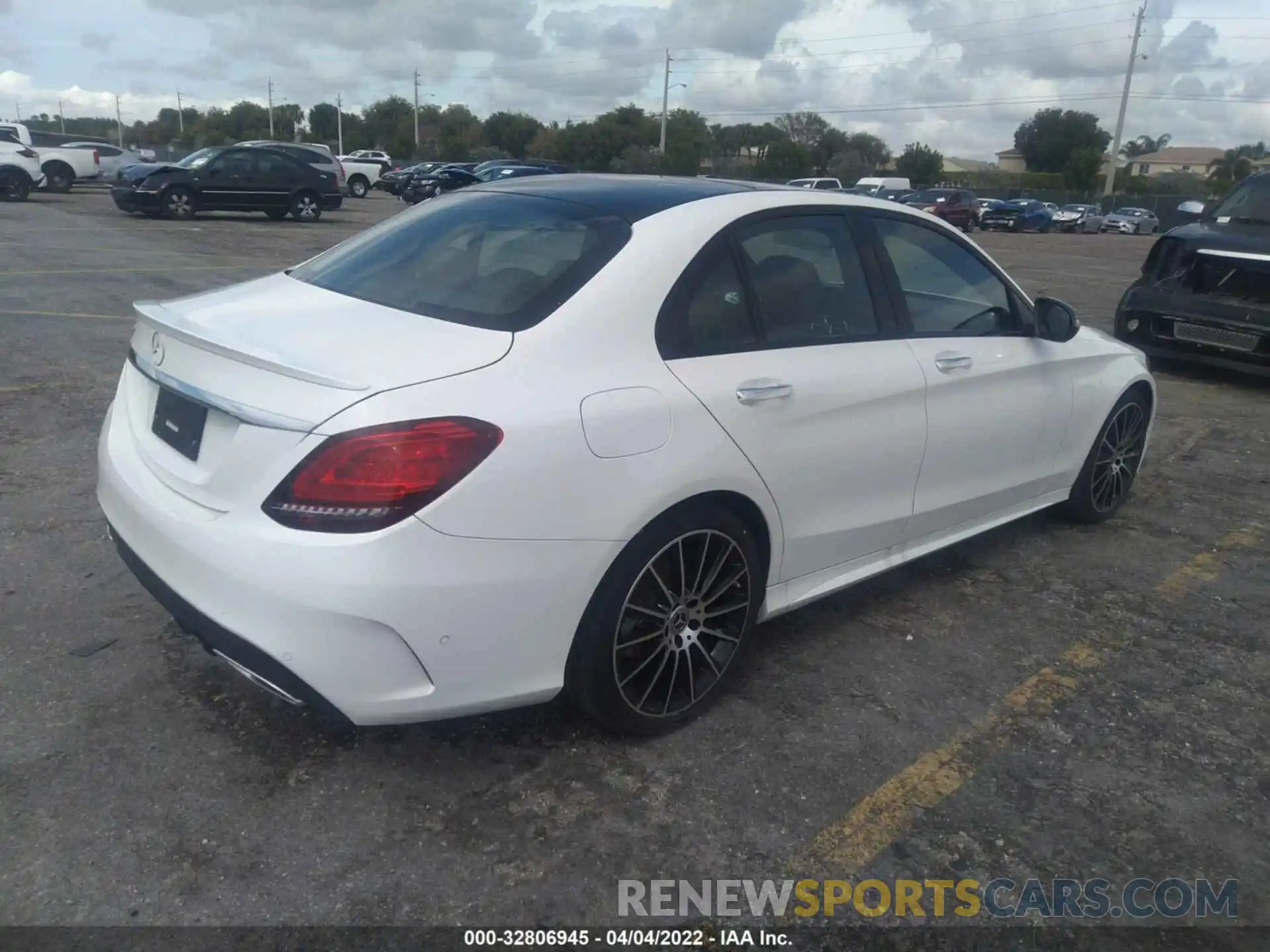 4 Photograph of a damaged car WDDWF8DB0LR562957 MERCEDES-BENZ C-CLASS 2020