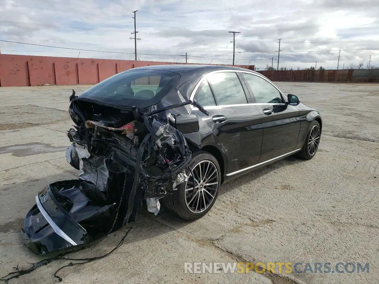 4 Фотография поврежденного автомобиля WDDWF8DB1LR548047 MERCEDES-BENZ C CLASS 2020