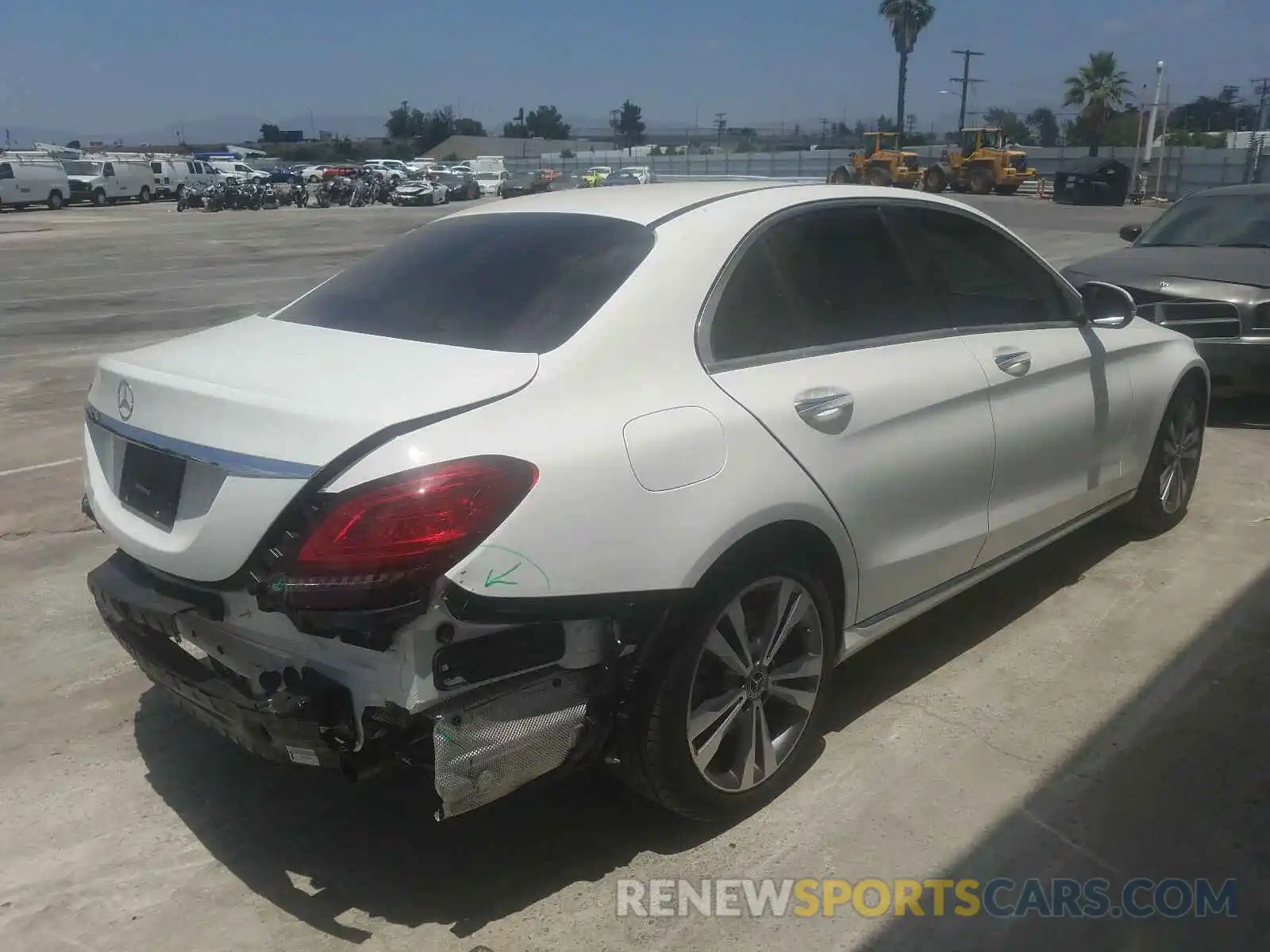 4 Photograph of a damaged car WDDWF8DB1LR553135 MERCEDES-BENZ C CLASS 2020