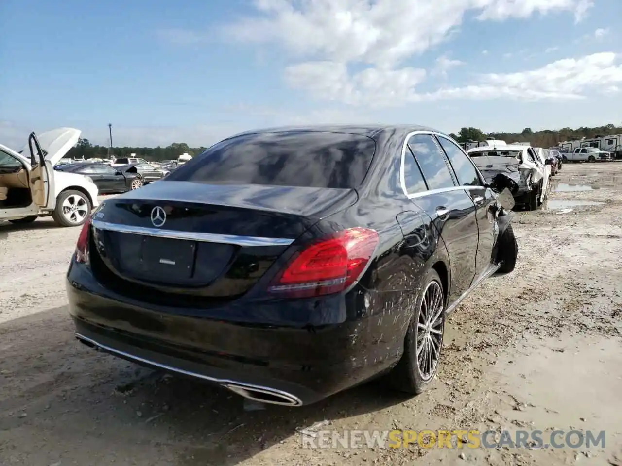 4 Photograph of a damaged car WDDWF8DB2LR526316 MERCEDES-BENZ C-CLASS 2020