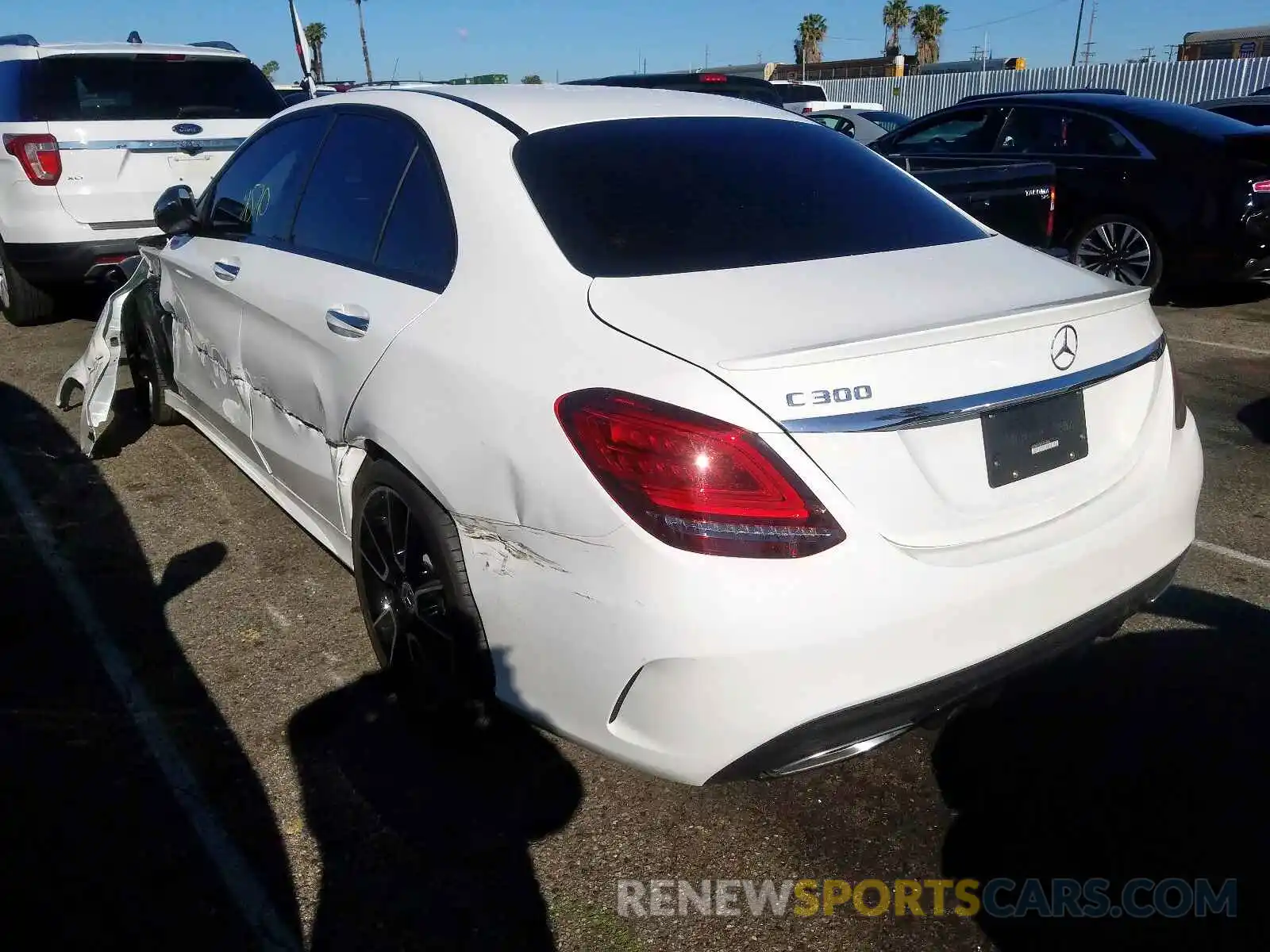 3 Photograph of a damaged car WDDWF8DB2LR526400 MERCEDES-BENZ C CLASS 2020