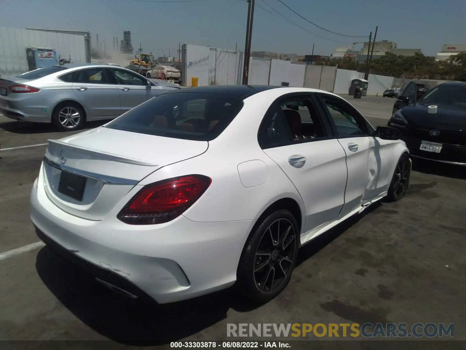 4 Photograph of a damaged car WDDWF8DB2LR535999 MERCEDES-BENZ C-CLASS 2020