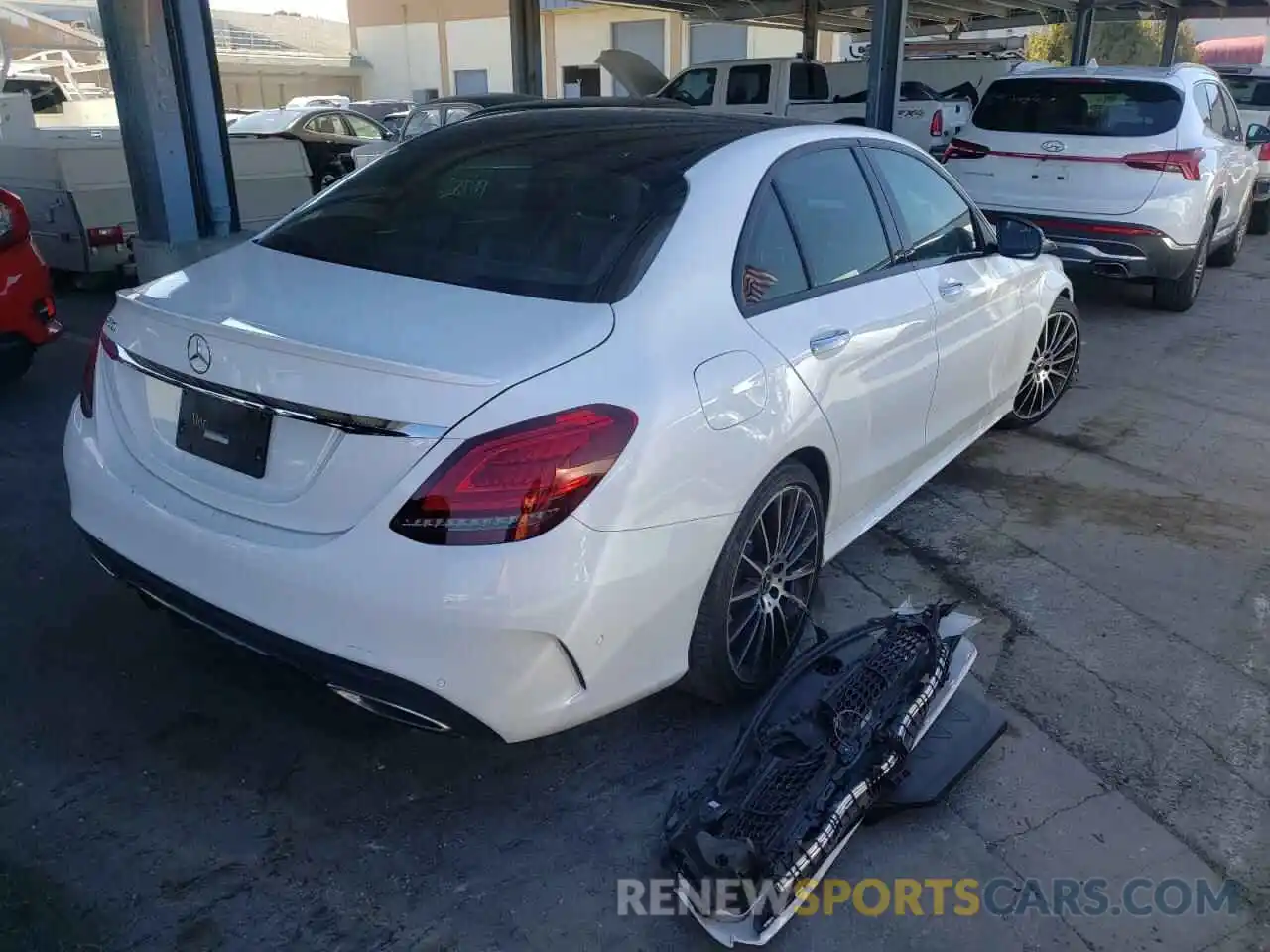 4 Photograph of a damaged car WDDWF8DB2LR544895 MERCEDES-BENZ C-CLASS 2020