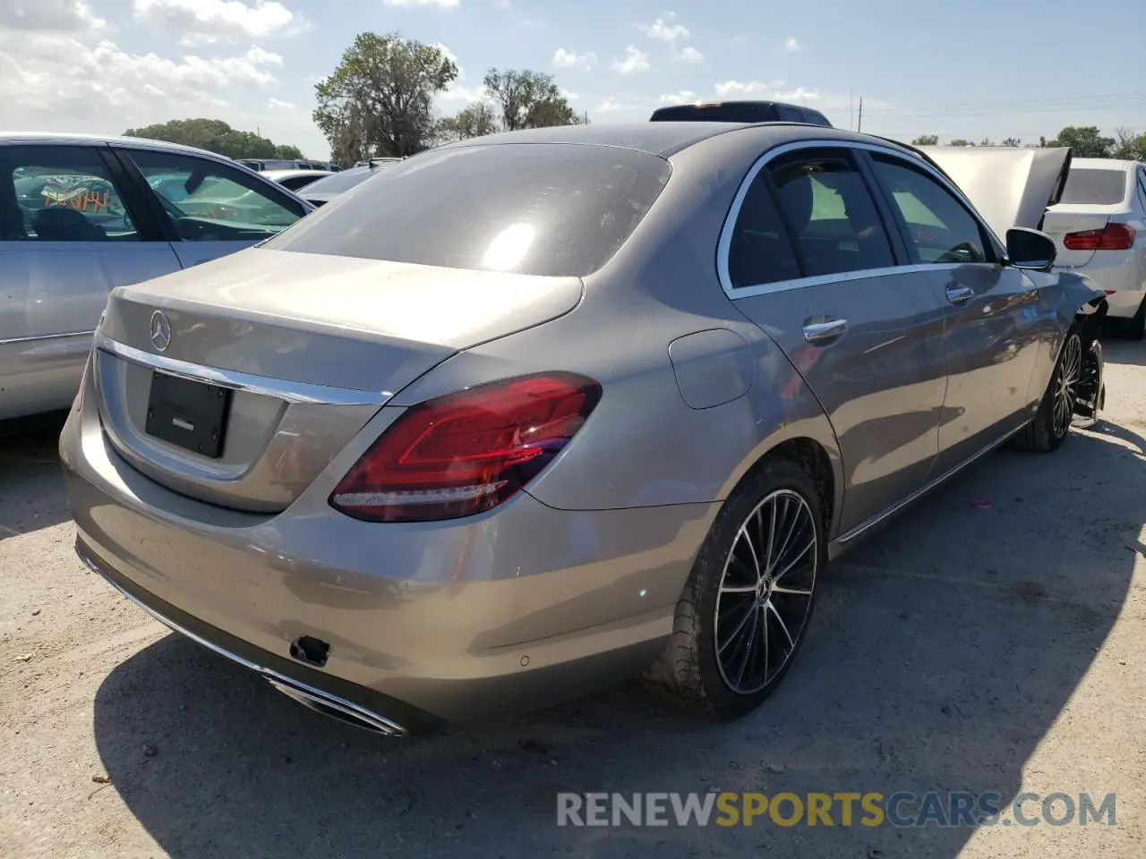 4 Photograph of a damaged car WDDWF8DB2LR548171 MERCEDES-BENZ C-CLASS 2020