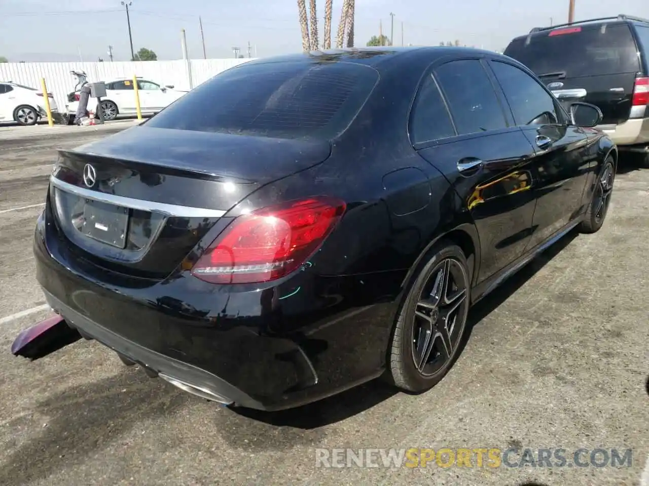 4 Photograph of a damaged car WDDWF8DB3LR540029 MERCEDES-BENZ C CLASS 2020