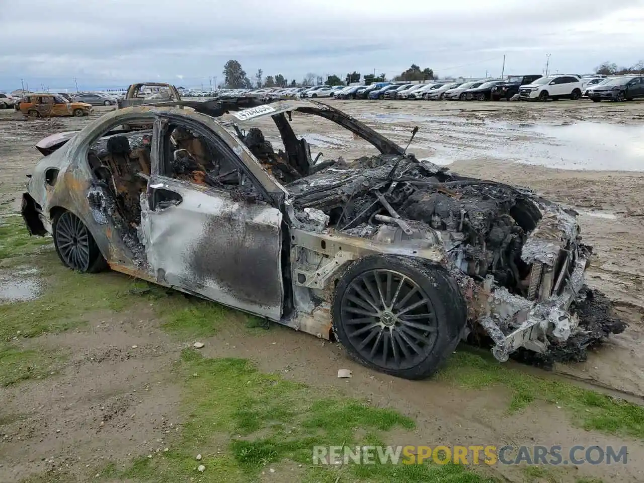 4 Photograph of a damaged car WDDWF8DB3LR548129 MERCEDES-BENZ C-CLASS 2020