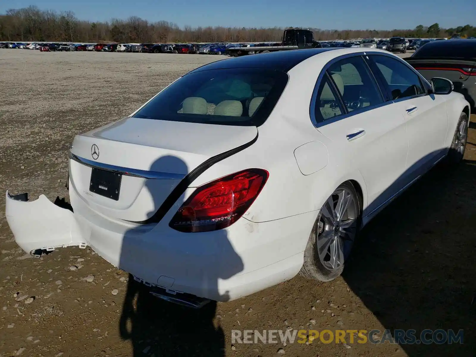 4 Photograph of a damaged car WDDWF8DB3LR558711 MERCEDES-BENZ C CLASS 2020