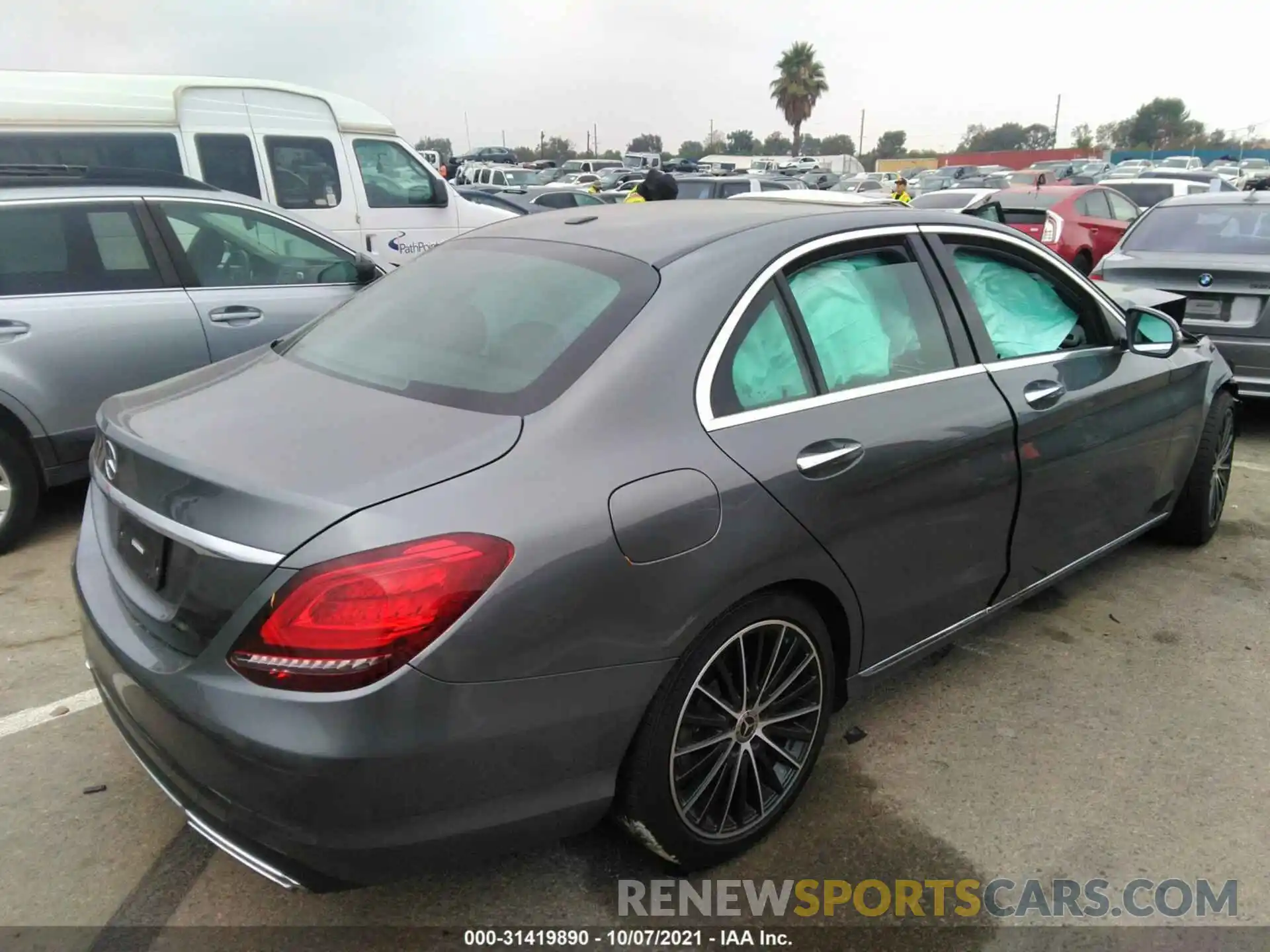 4 Photograph of a damaged car WDDWF8DB5LR532207 MERCEDES-BENZ C-CLASS 2020