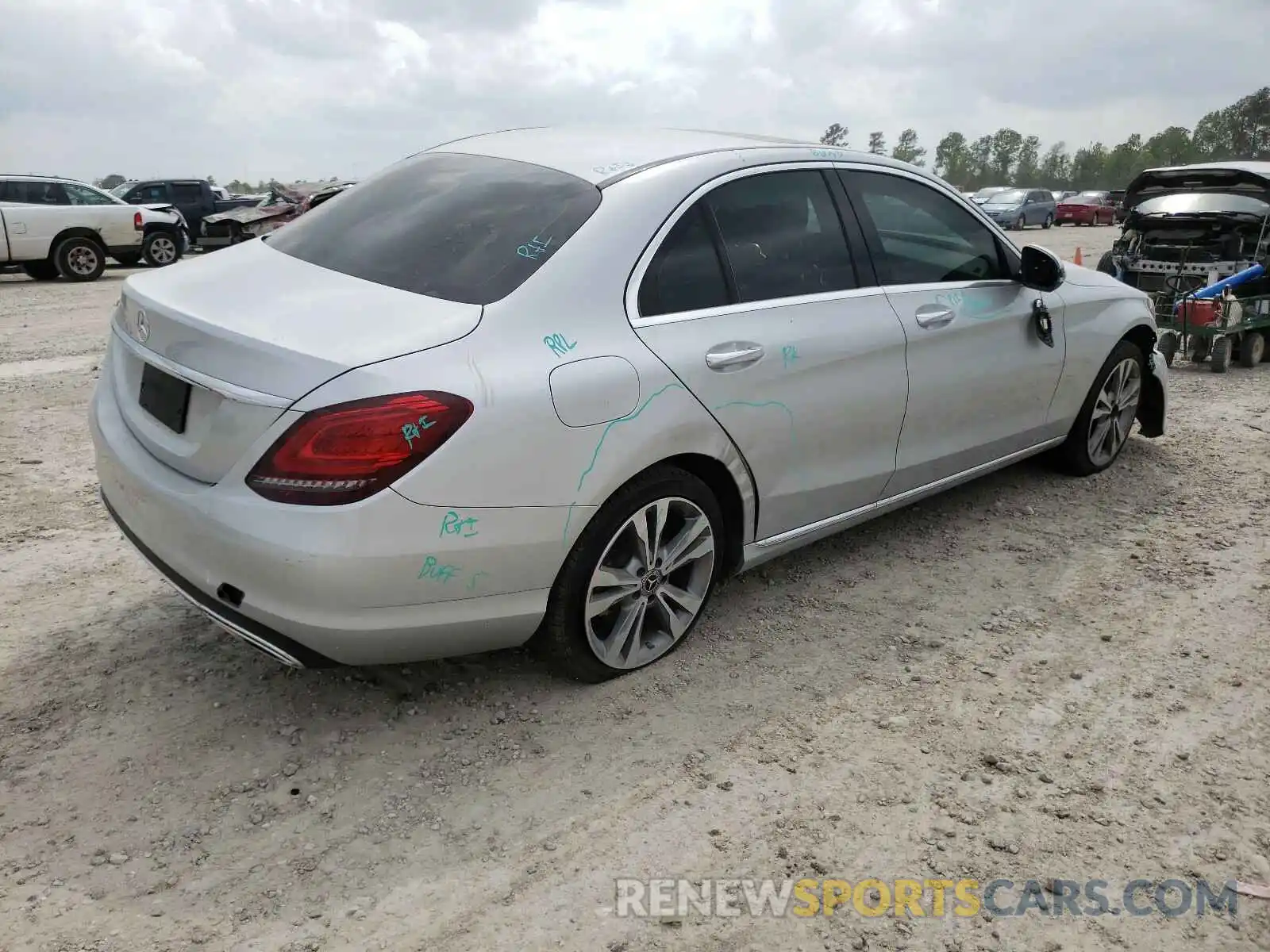 4 Фотография поврежденного автомобиля WDDWF8DB6LR526464 MERCEDES-BENZ C CLASS 2020