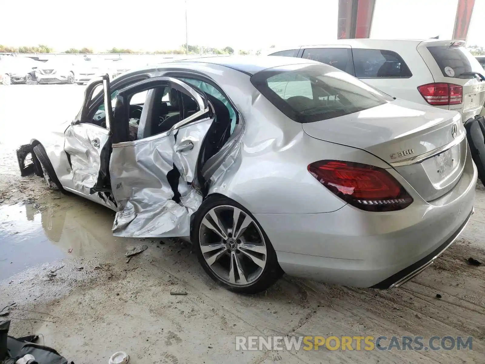 3 Photograph of a damaged car WDDWF8DB6LR534581 MERCEDES-BENZ C CLASS 2020