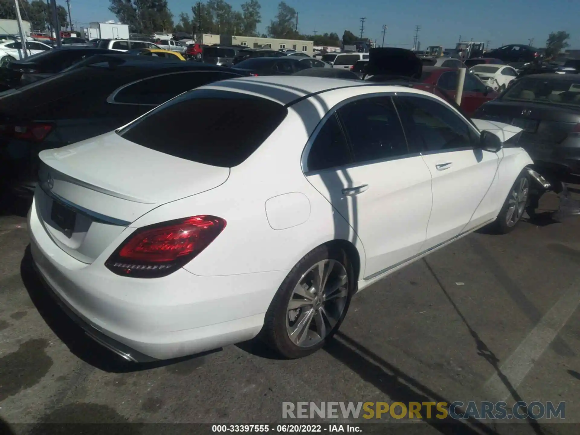 4 Photograph of a damaged car WDDWF8DB6LR562509 MERCEDES-BENZ C-CLASS 2020