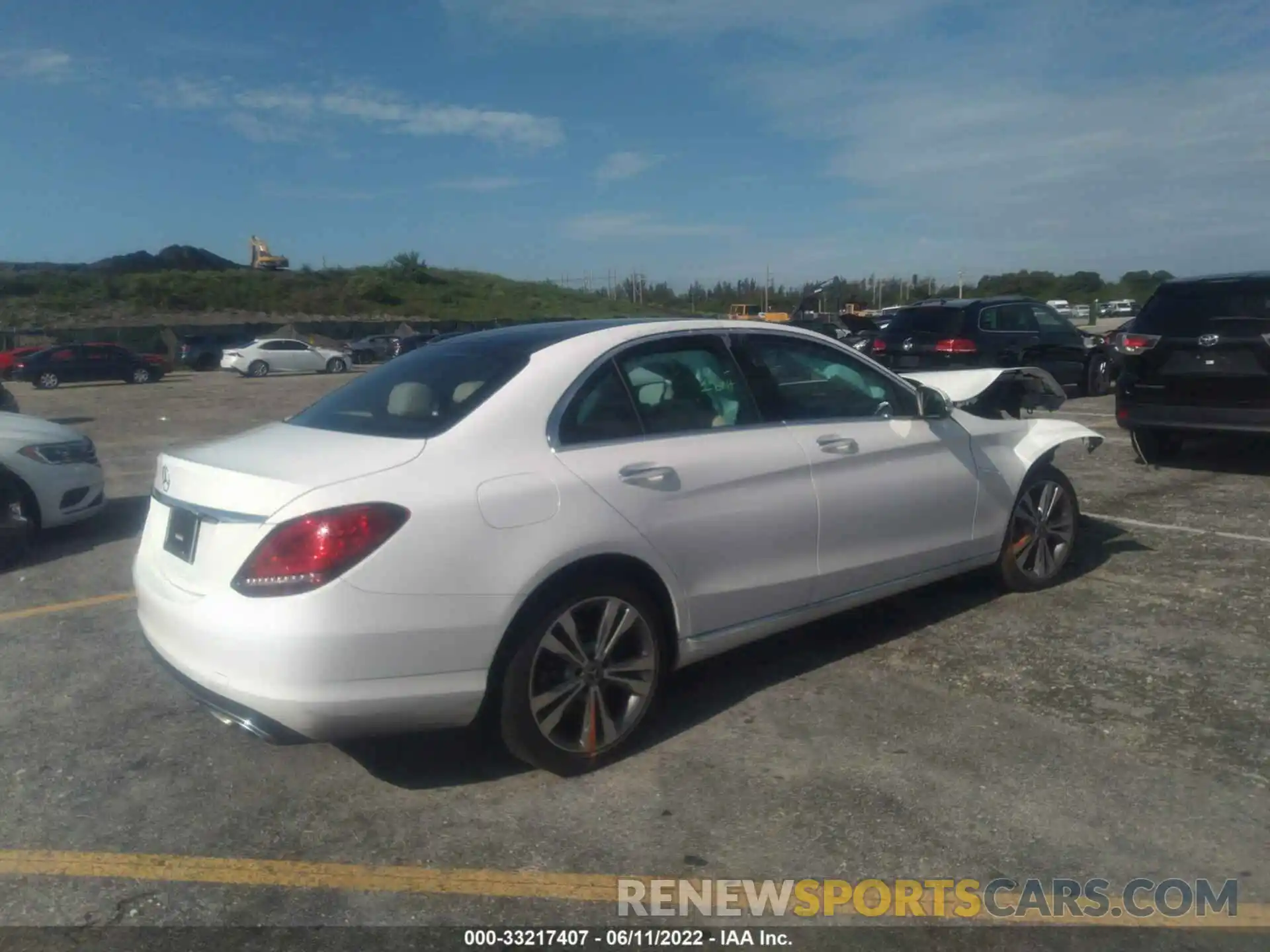 4 Photograph of a damaged car WDDWF8DB7LR548649 MERCEDES-BENZ C-CLASS 2020