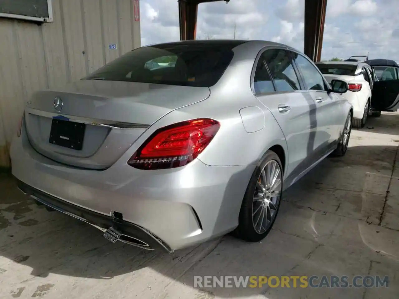 4 Photograph of a damaged car WDDWF8DB7LR555293 MERCEDES-BENZ C-CLASS 2020