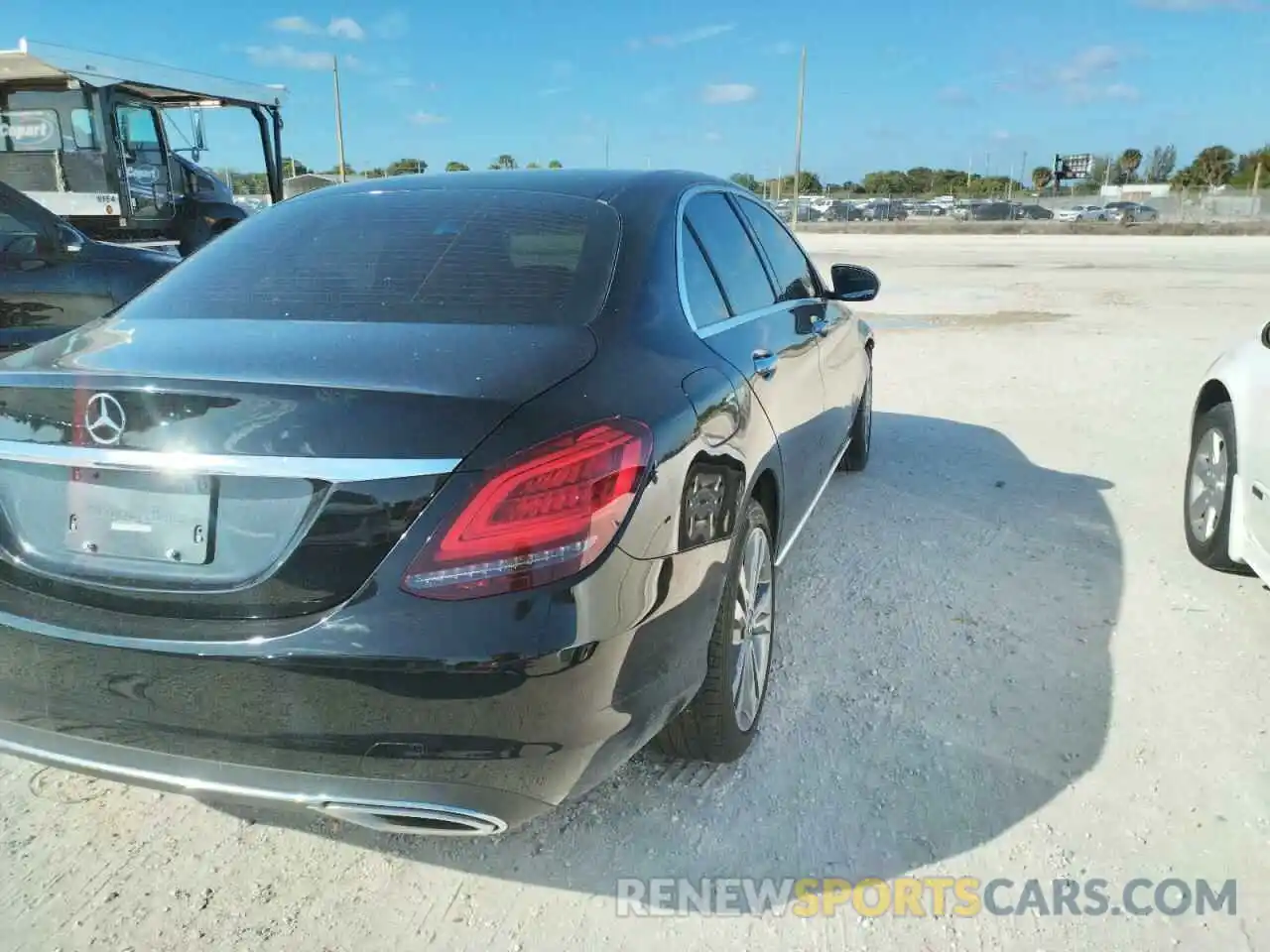 4 Photograph of a damaged car WDDWF8DB7LR559375 MERCEDES-BENZ C-CLASS 2020