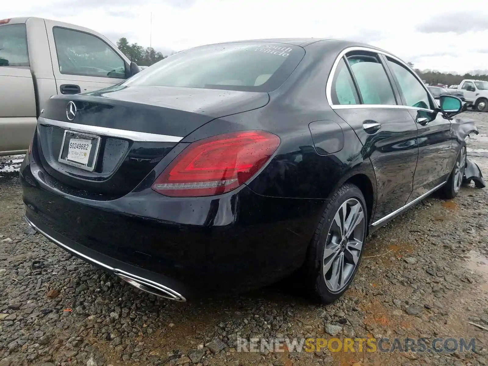 4 Photograph of a damaged car WDDWF8DB8LR534548 MERCEDES-BENZ C CLASS 2020