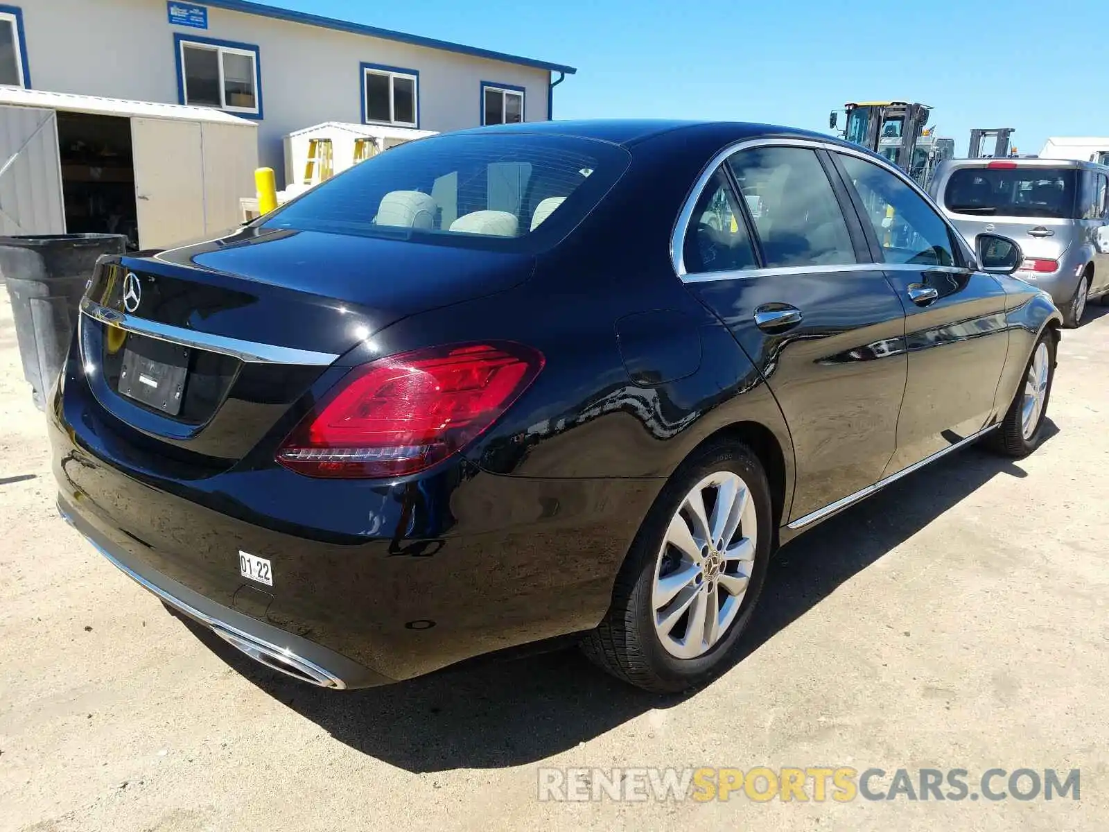 4 Photograph of a damaged car WDDWF8DB8LR558624 MERCEDES-BENZ C CLASS 2020