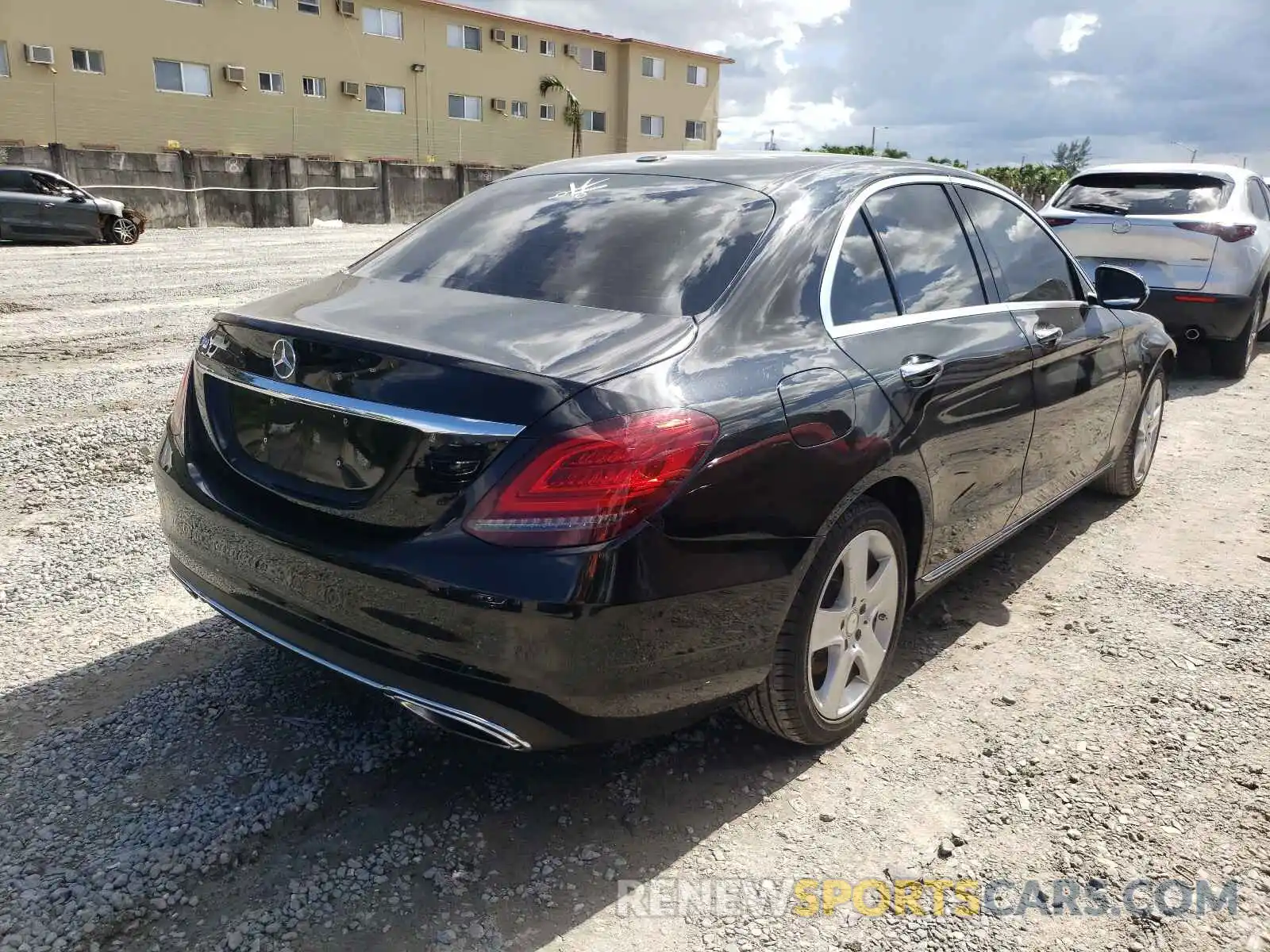 4 Photograph of a damaged car WDDWF8DB9LR526622 MERCEDES-BENZ C-CLASS 2020