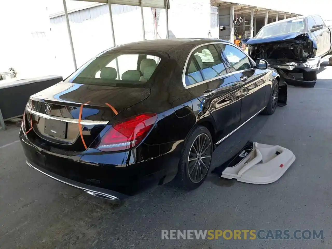 4 Photograph of a damaged car WDDWF8DBXLR548371 MERCEDES-BENZ C-CLASS 2020