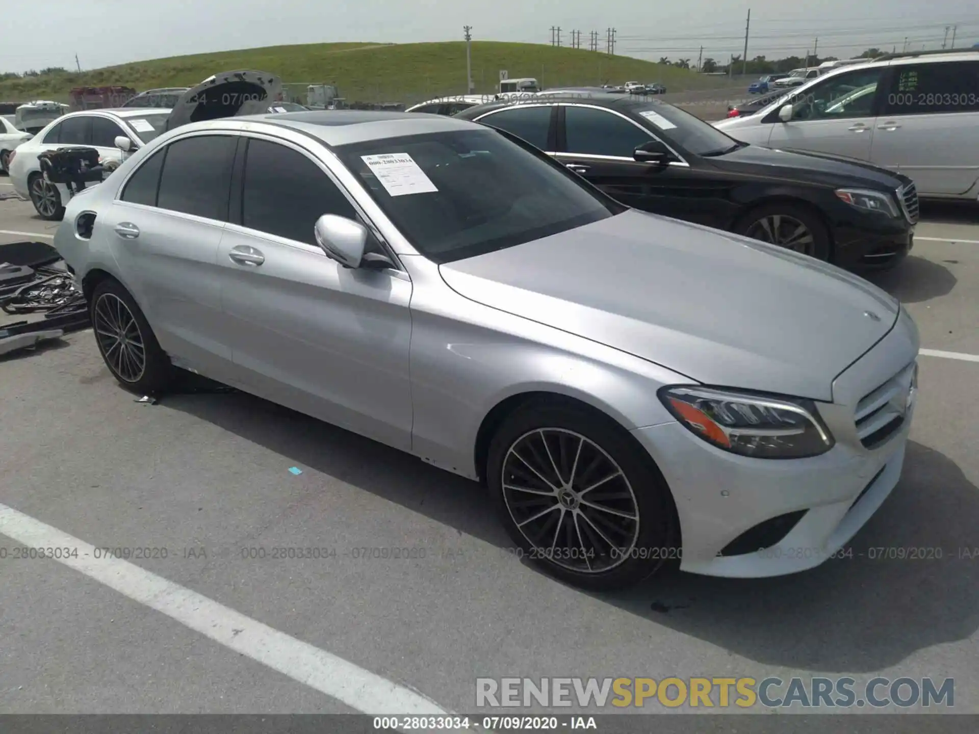 1 Photograph of a damaged car WDDWF8DBXLR551903 MERCEDES-BENZ C-CLASS 2020