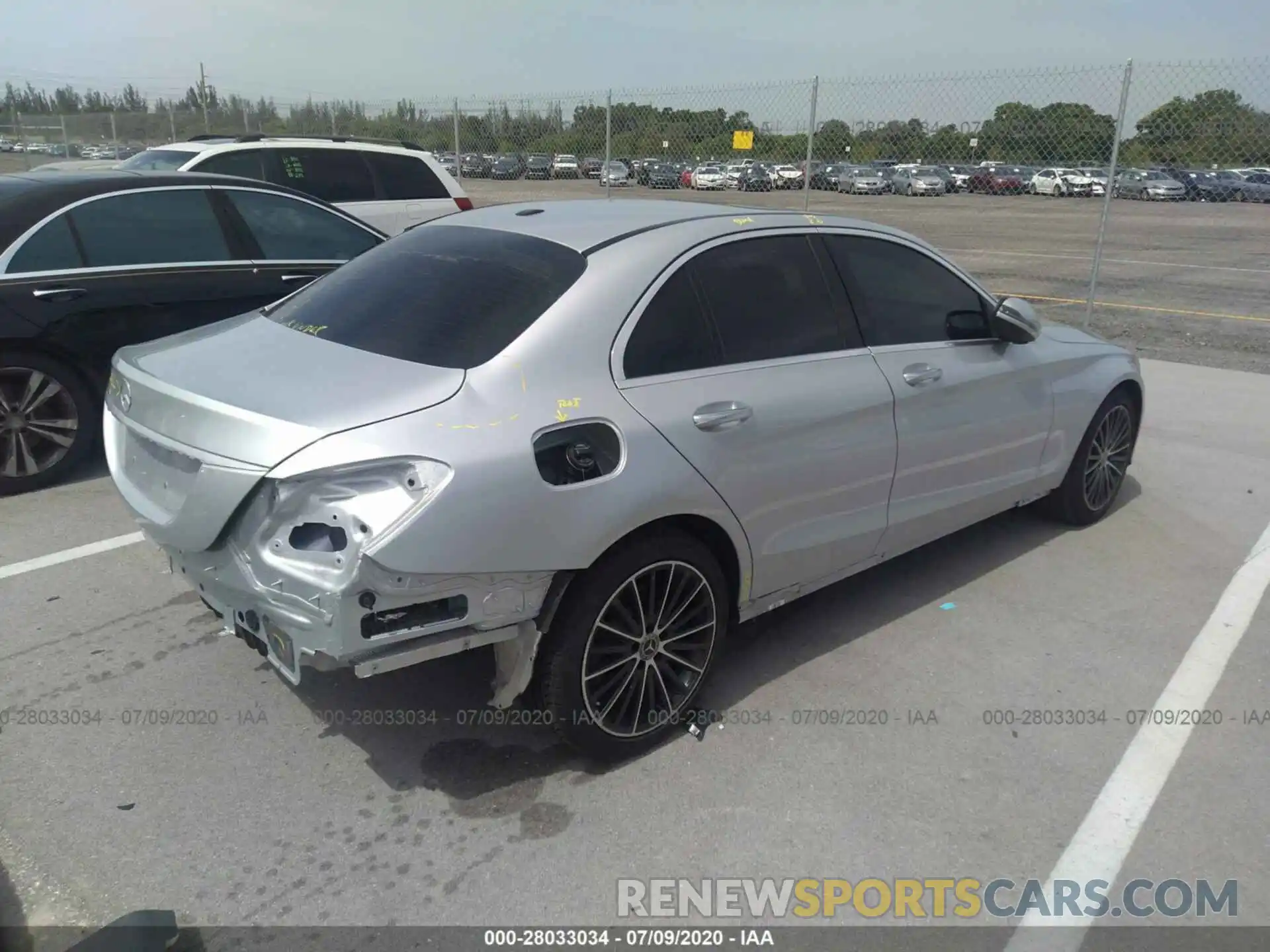 4 Photograph of a damaged car WDDWF8DBXLR551903 MERCEDES-BENZ C-CLASS 2020