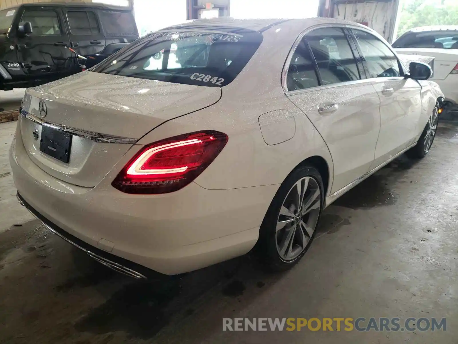 4 Photograph of a damaged car WDDWF8DBXLR552470 MERCEDES-BENZ C CLASS 2020