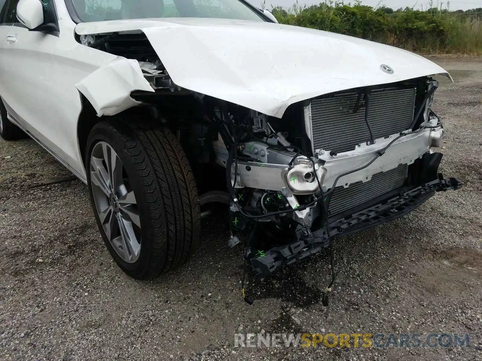 9 Photograph of a damaged car WDDWF8EB3LR527456 MERCEDES-BENZ C CLASS 2020