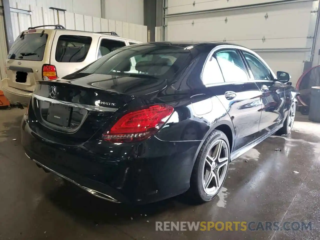 4 Photograph of a damaged car WDDWF8EB3LR556410 MERCEDES-BENZ C-CLASS 2020